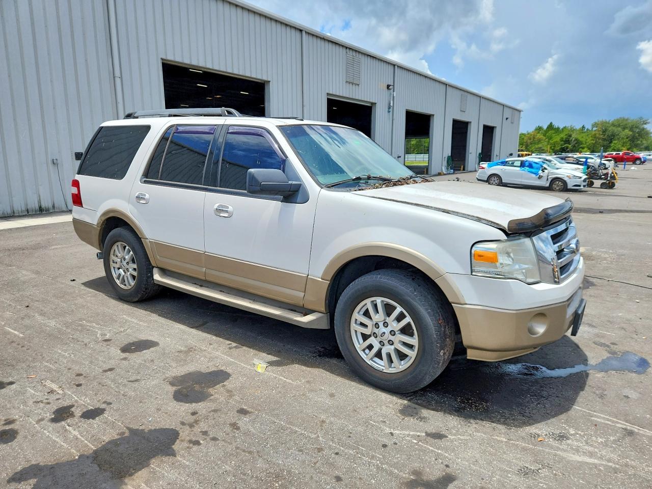 2012 Ford Expedition Xlt White vin: 1FMJU1H55CEF08885