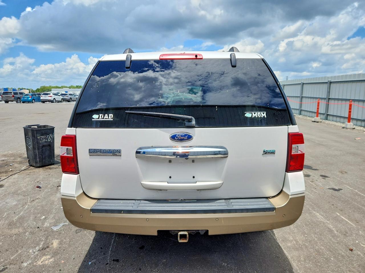 2012 Ford Expedition Xlt White vin: 1FMJU1H55CEF08885