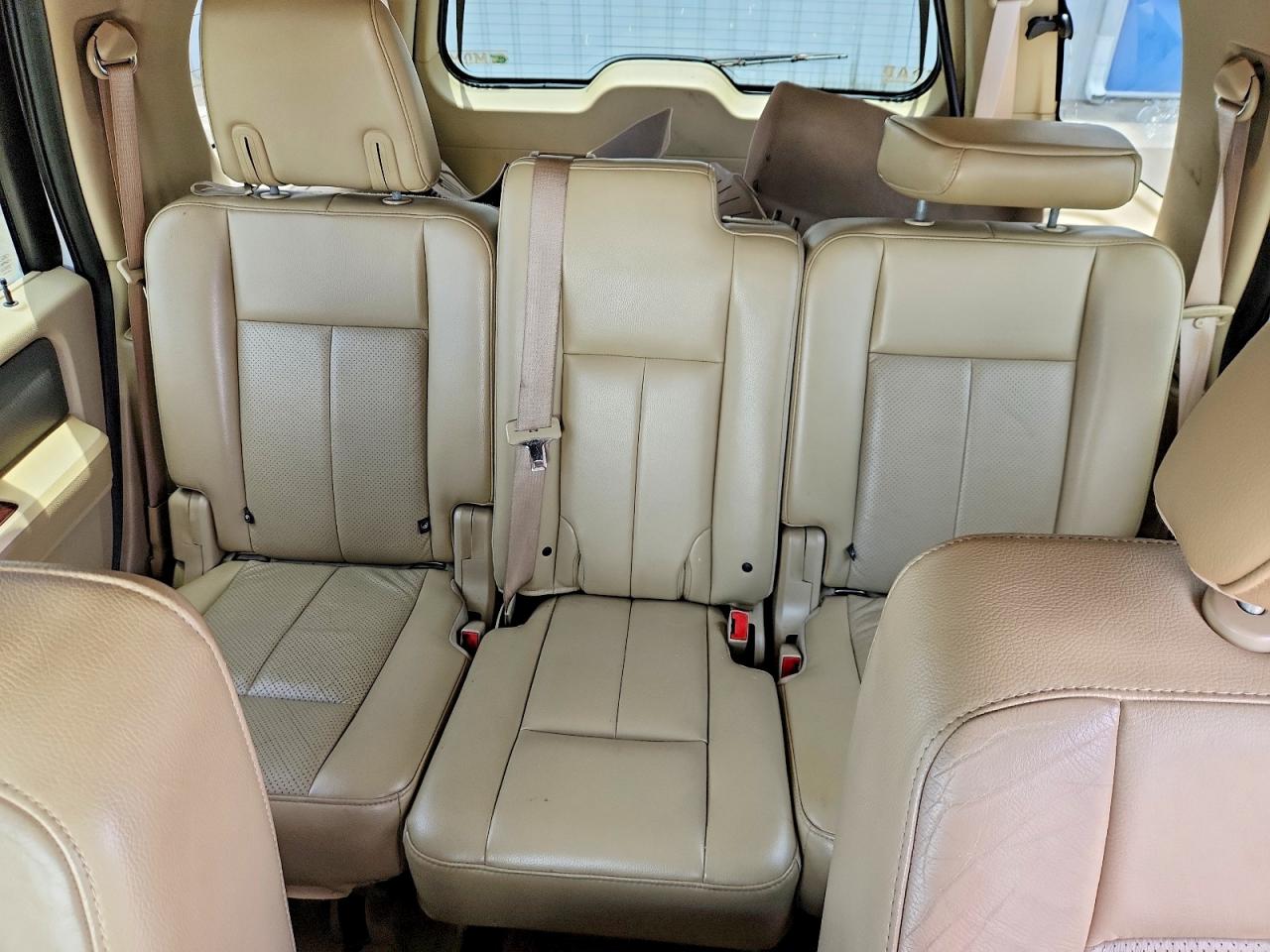 2012 Ford Expedition Xlt White vin: 1FMJU1H55CEF08885