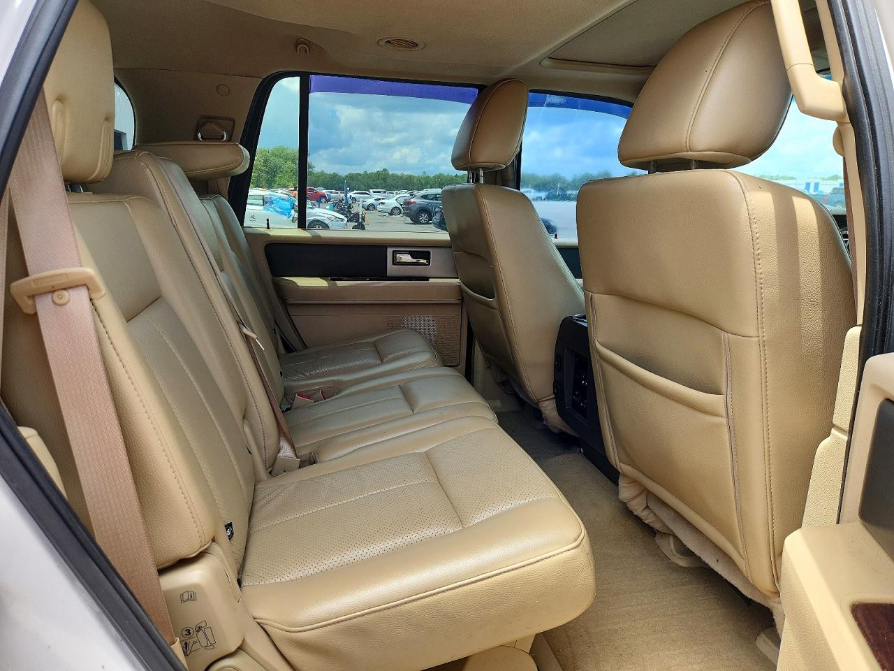 2012 Ford Expedition Xlt White vin: 1FMJU1H55CEF08885