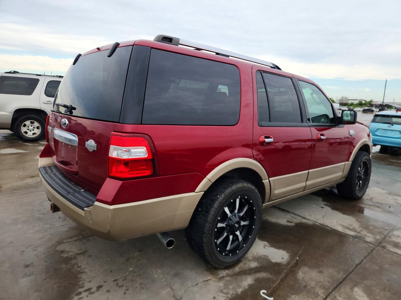 2014 Ford Expedition Xlt Красный vin: 1FMJU1H55EEF10655