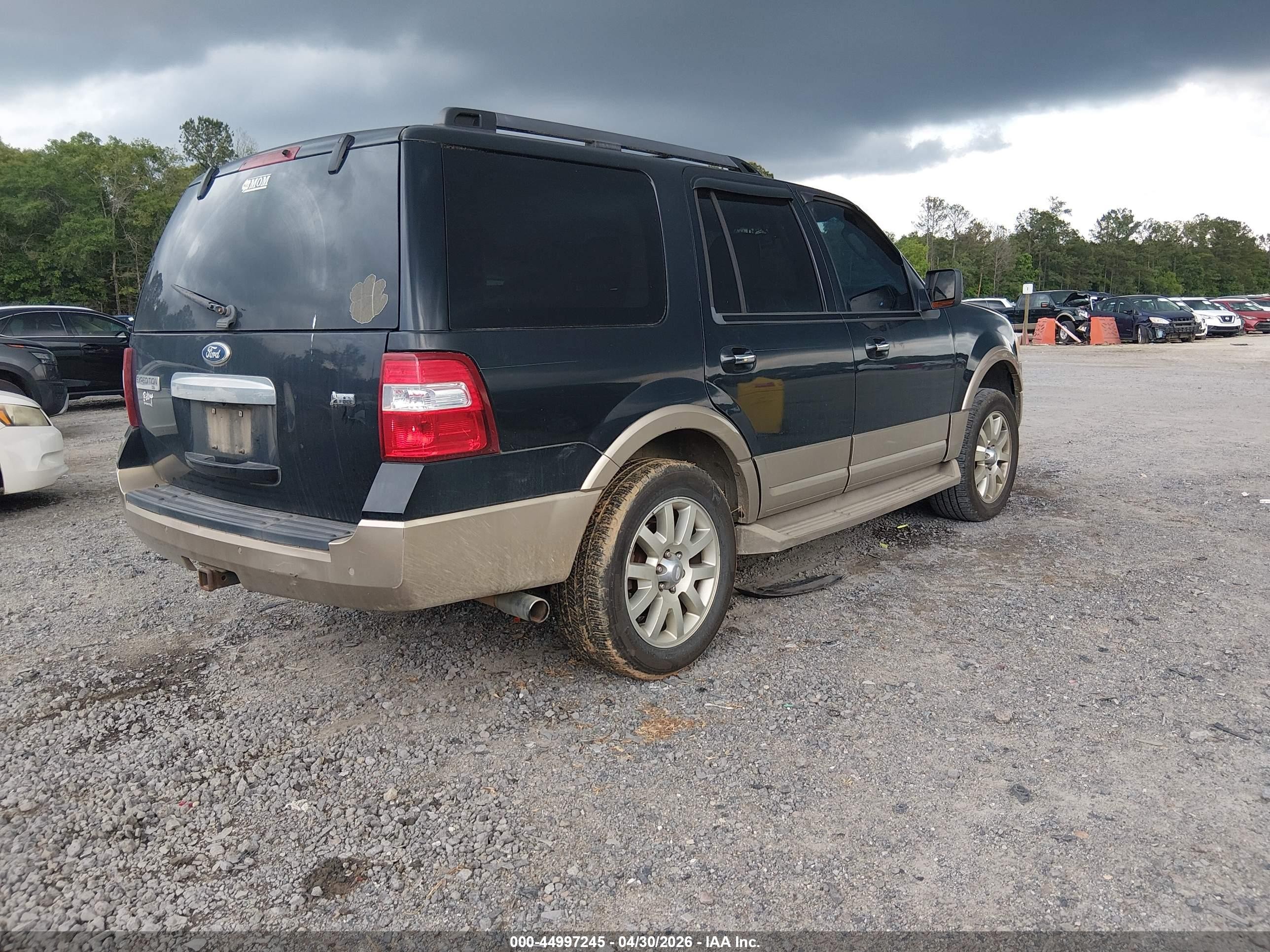 2011 Ford Expedition Xlt Black vin: 1FMJU1H57BEF11883