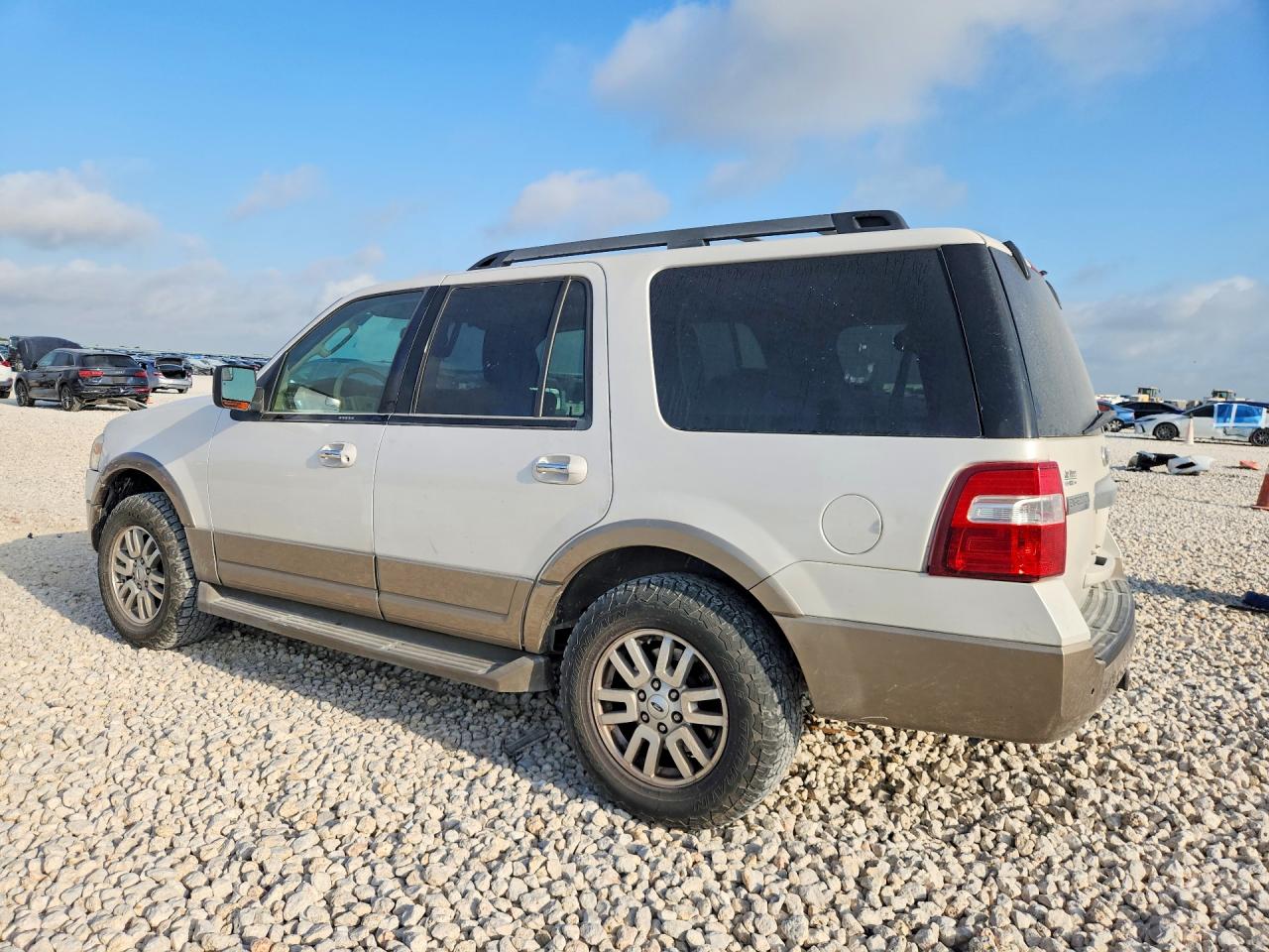 2013 Ford Expedition Xlt Белый vin: 1FMJU1H57DEF49472