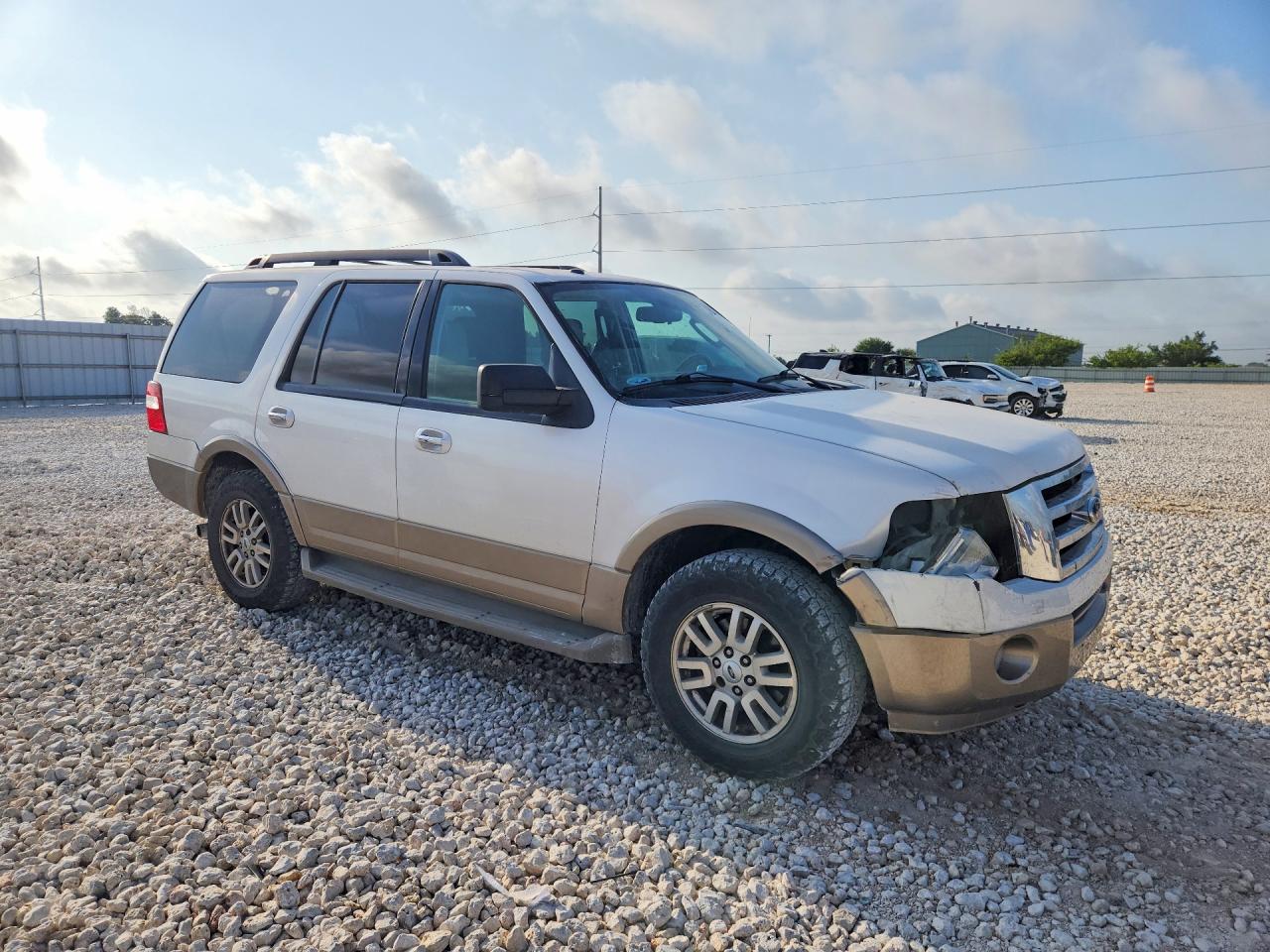 2013 Ford Expedition Xlt Белый vin: 1FMJU1H57DEF49472