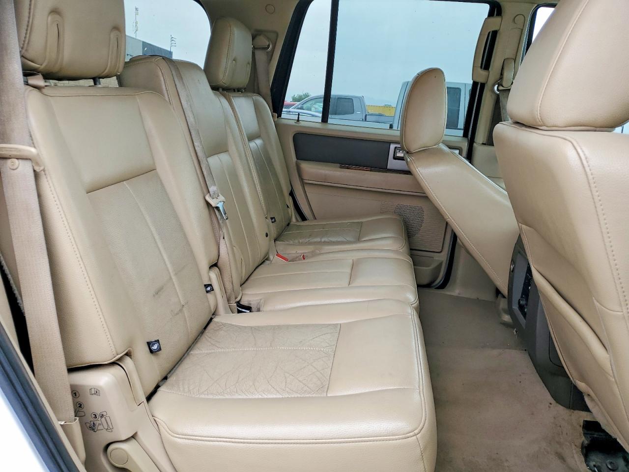 2010 Ford Expedition Eddie Bauer White vin: 1FMJU1H58AEB21521