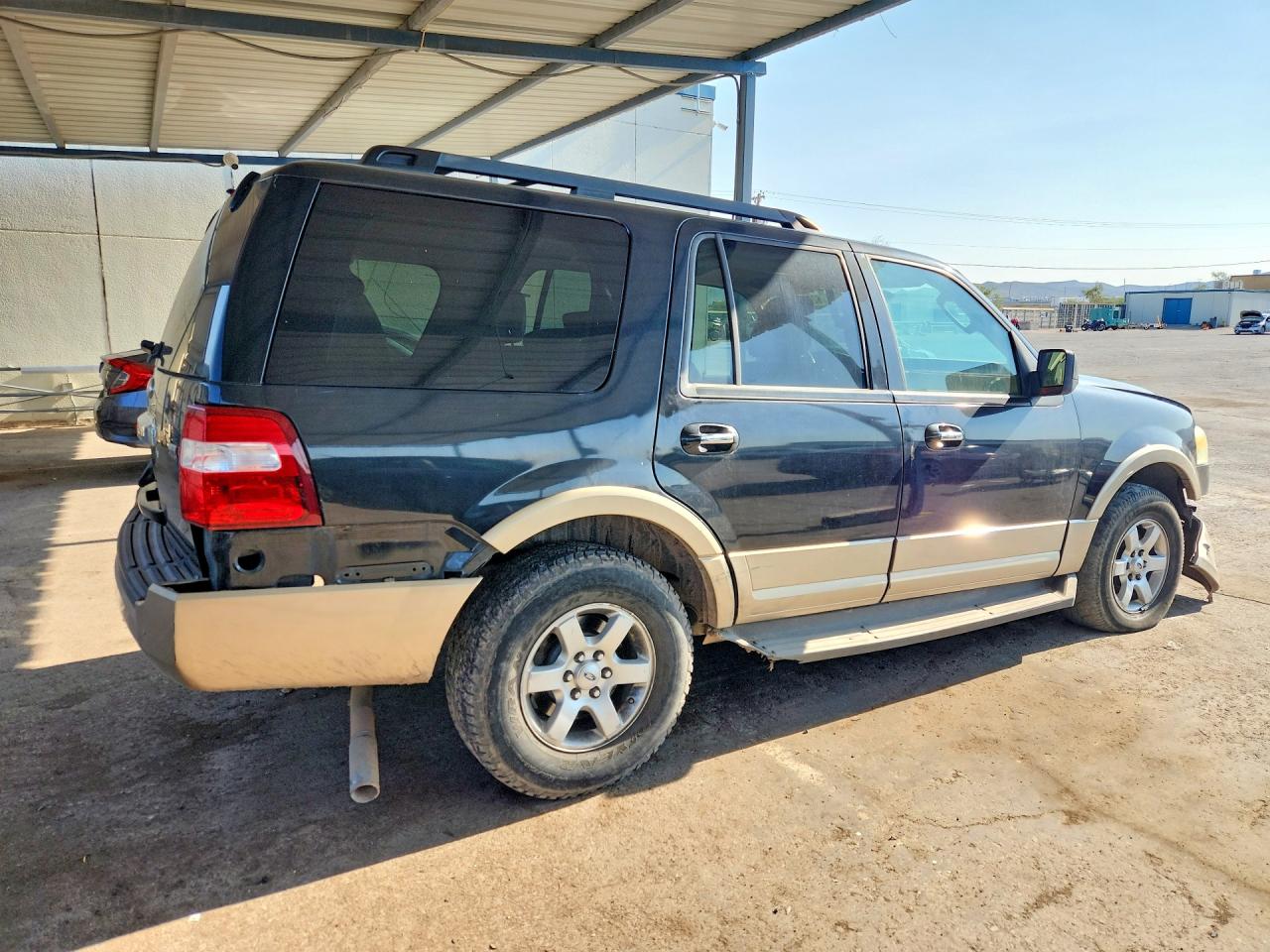 2011 Ford Expedition Xlt Черный vin: 1FMJU1H58BEF07972