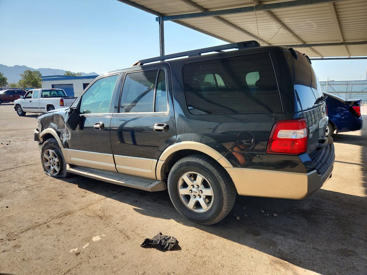 2011 Ford Expedition Xlt Черный vin: 1FMJU1H58BEF07972