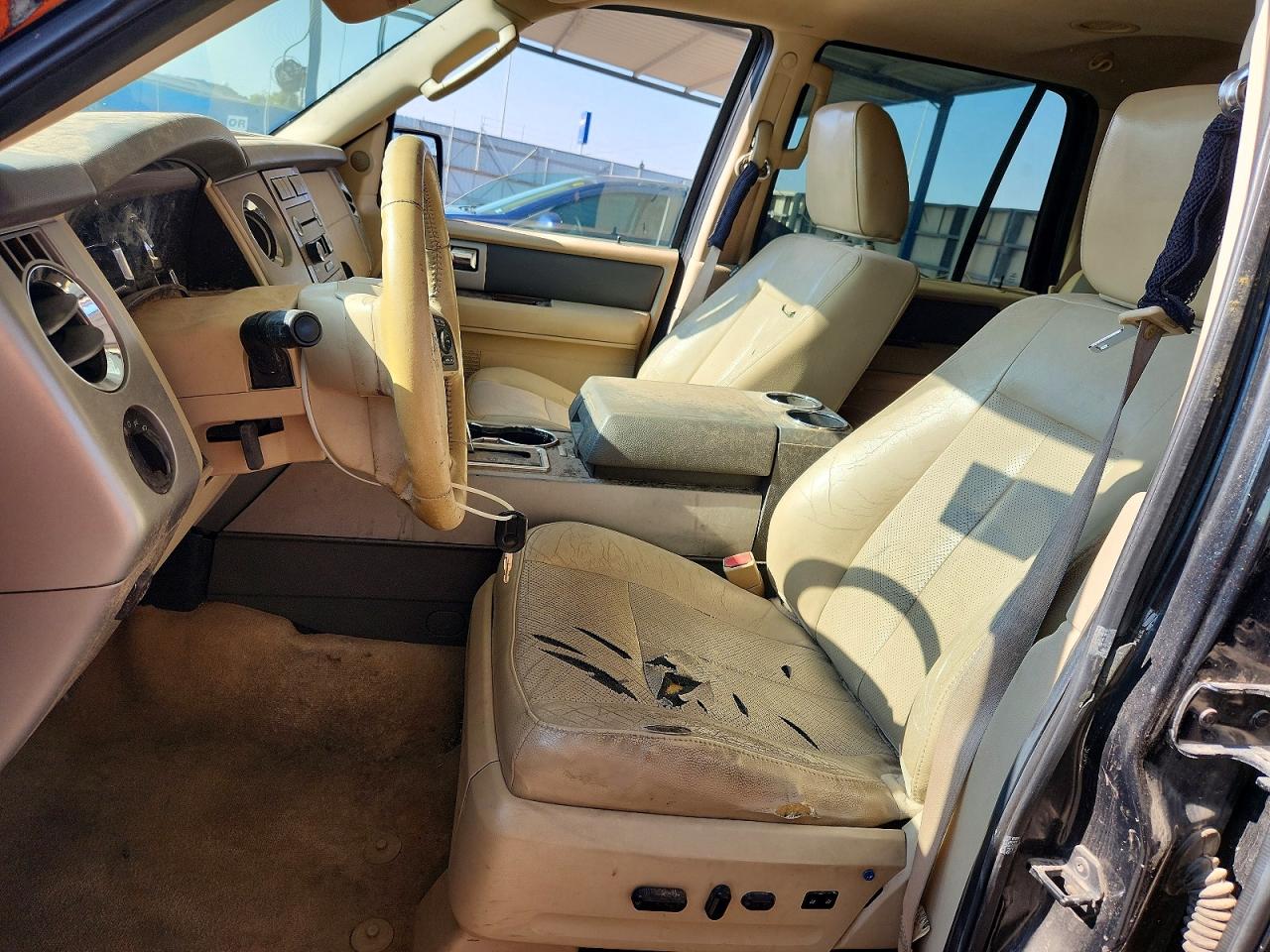 2011 Ford Expedition Xlt Черный vin: 1FMJU1H58BEF07972