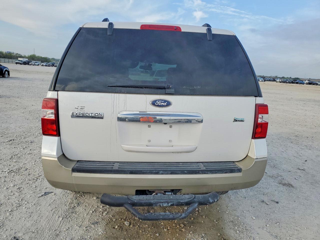 2010 Ford Expedition Eddie Bauer White vin: 1FMJU1H59AEB64040