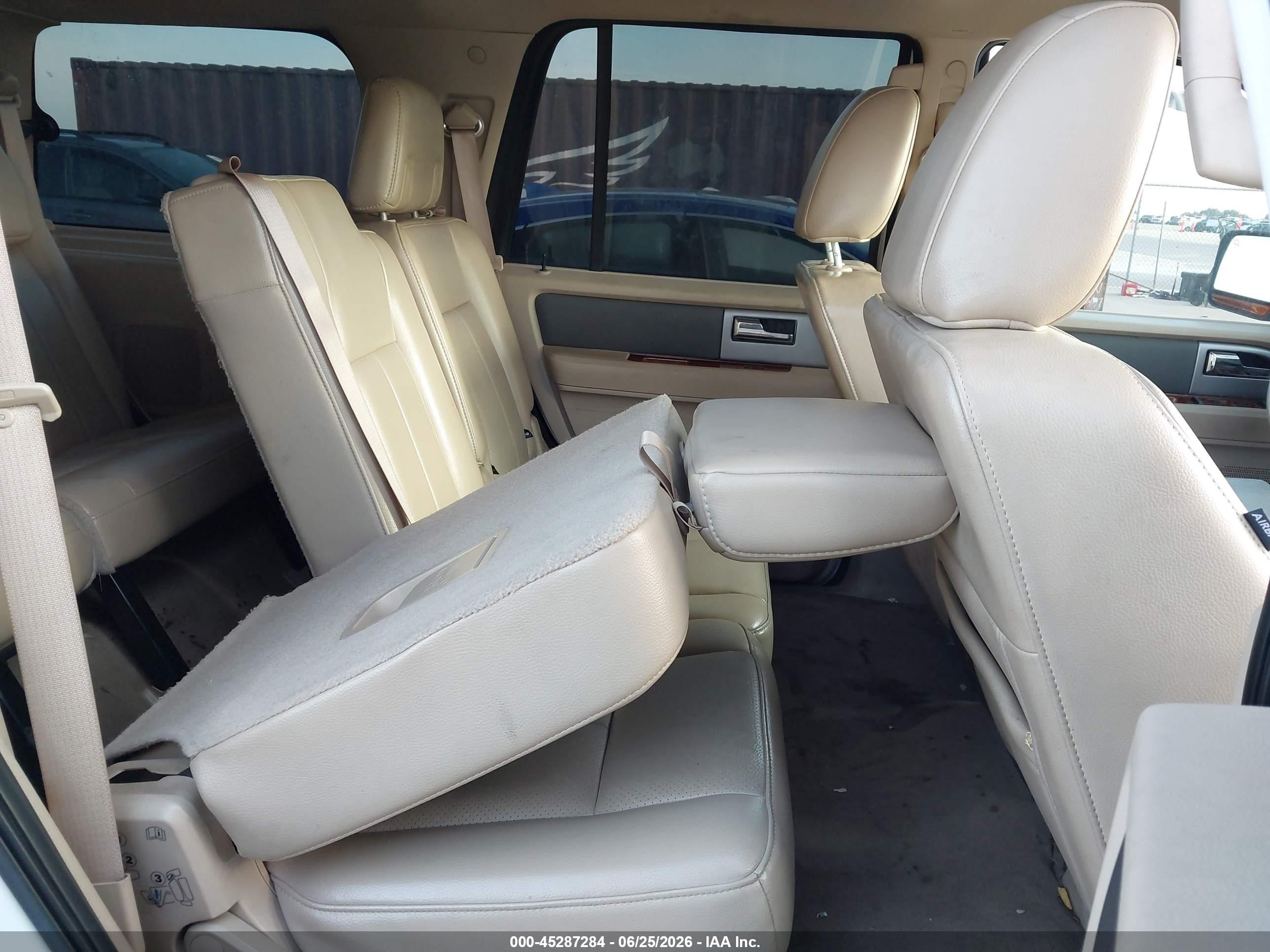 2010 Ford Expedition Eddie Bauer Белый vin: 1FMJU1H59AEB70632