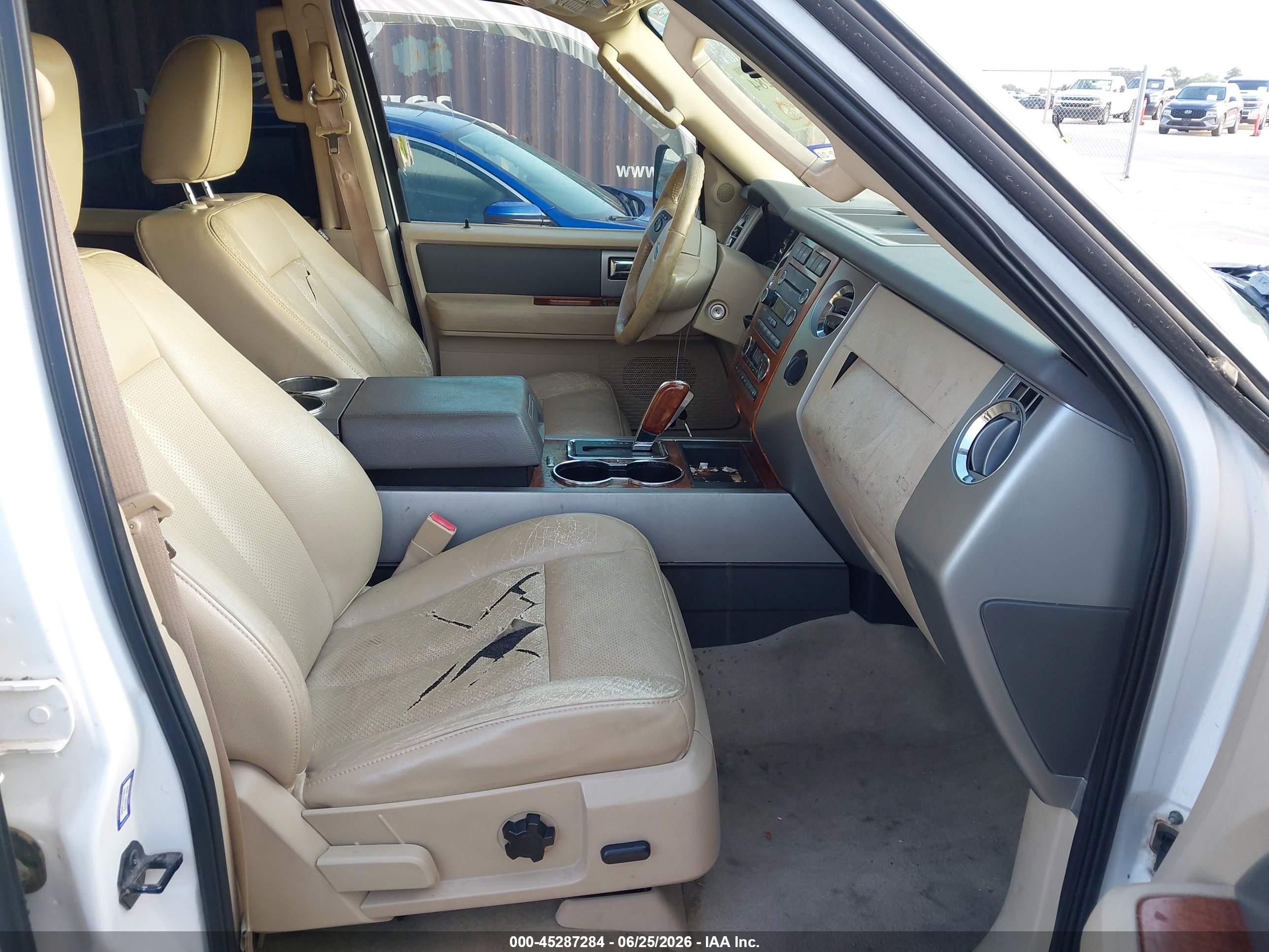 2010 Ford Expedition Eddie Bauer Белый vin: 1FMJU1H59AEB70632