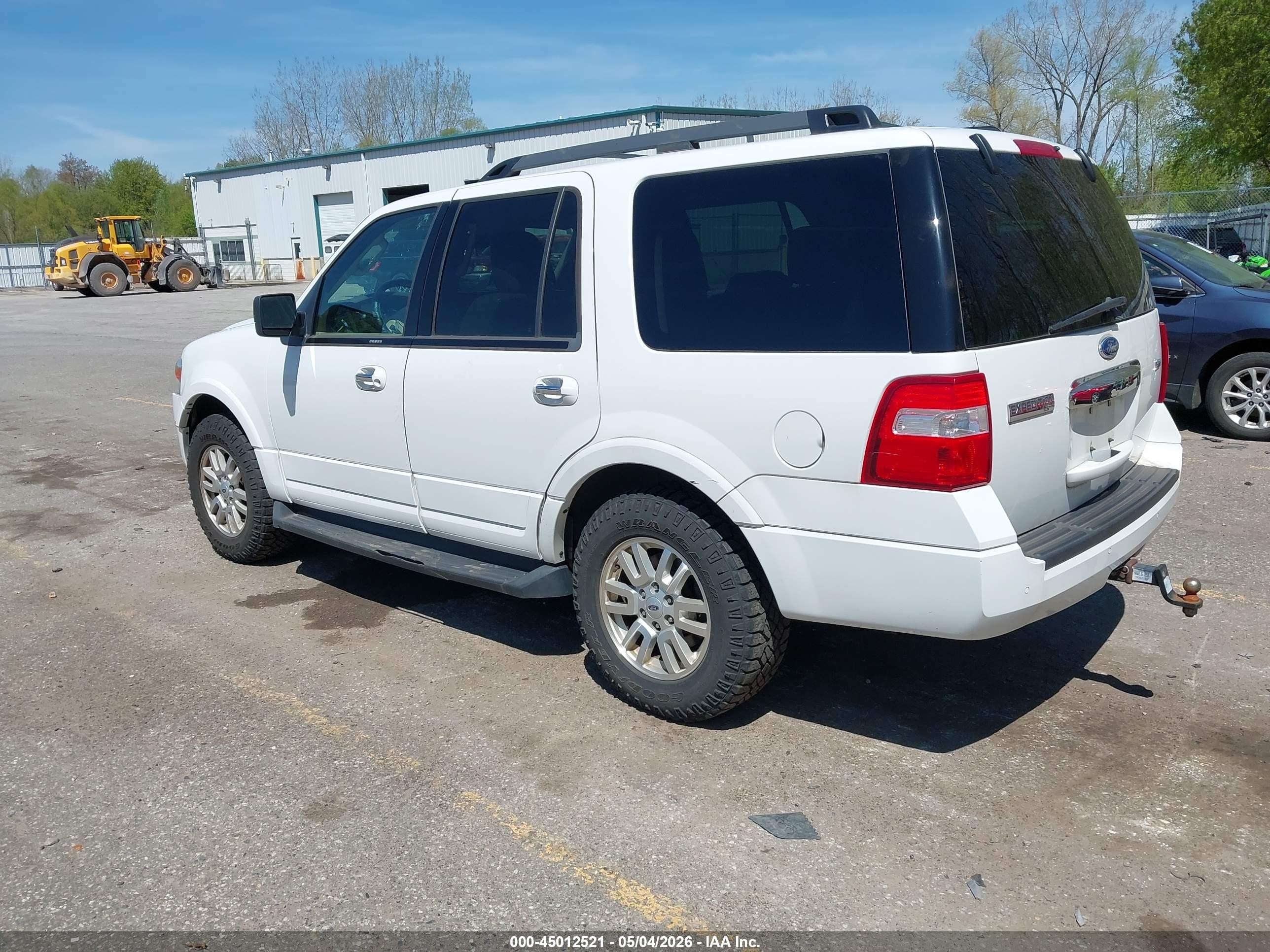 2011 Ford Expedition Xlt White vin: 1FMJU1H59BEF38423