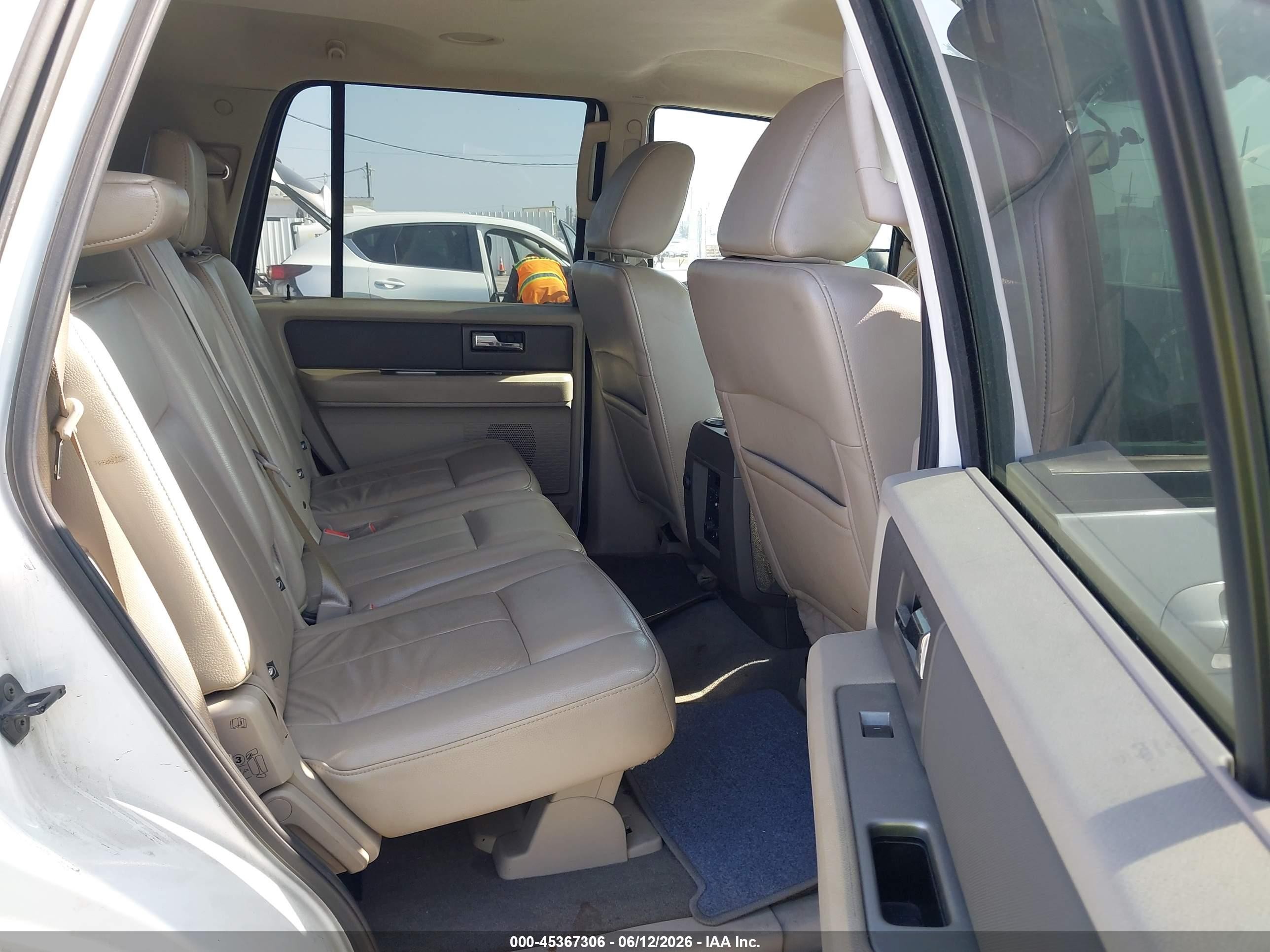 2011 Ford Expedition Xlt White vin: 1FMJU1H59BEF46585