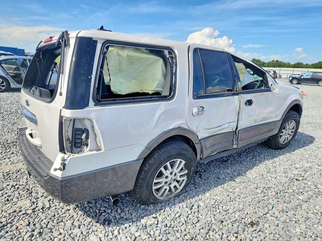 2012 Ford Expedition Xlt White vin: 1FMJU1H59CEF45129