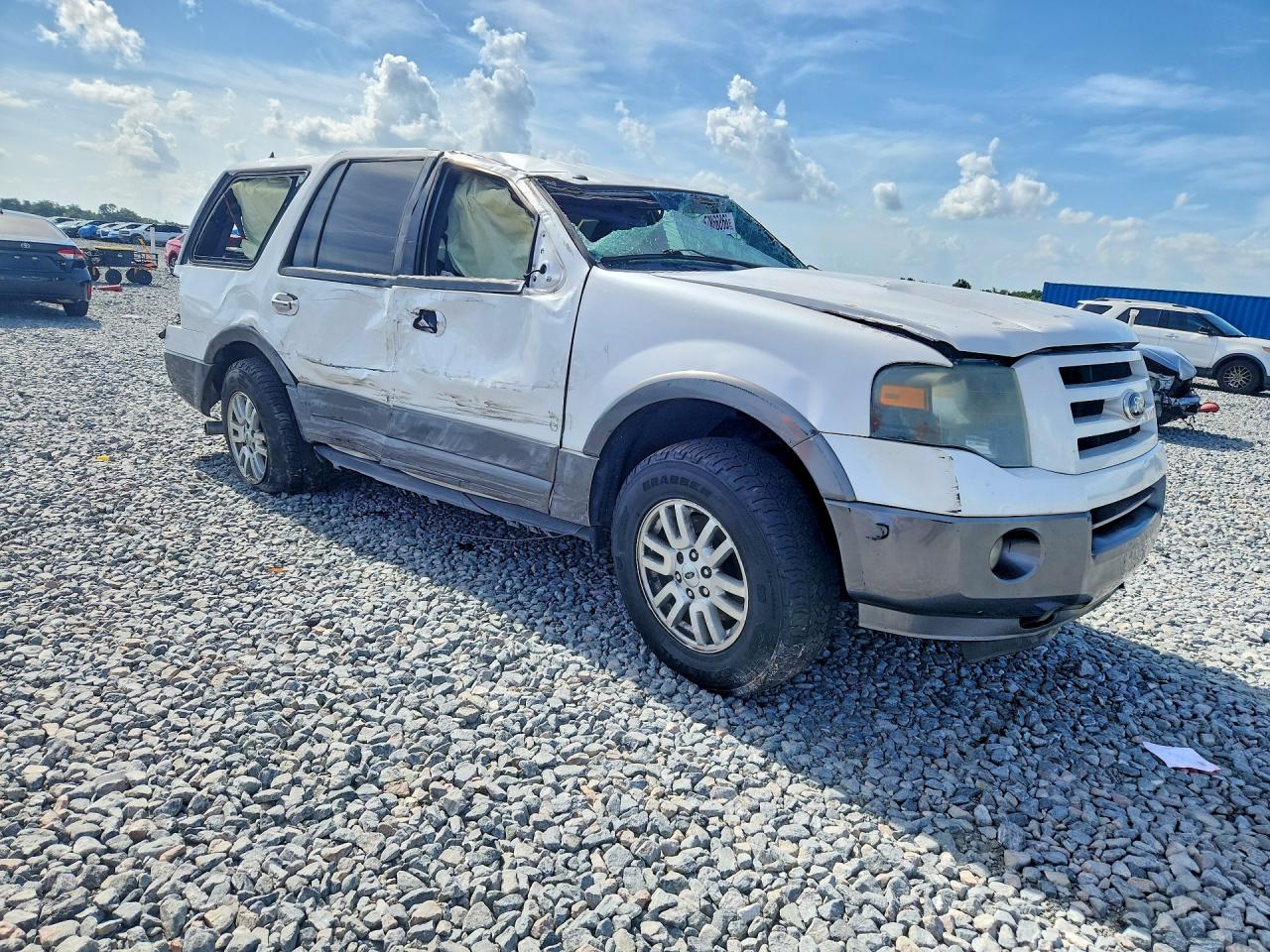 2012 Ford Expedition Xlt White vin: 1FMJU1H59CEF45129