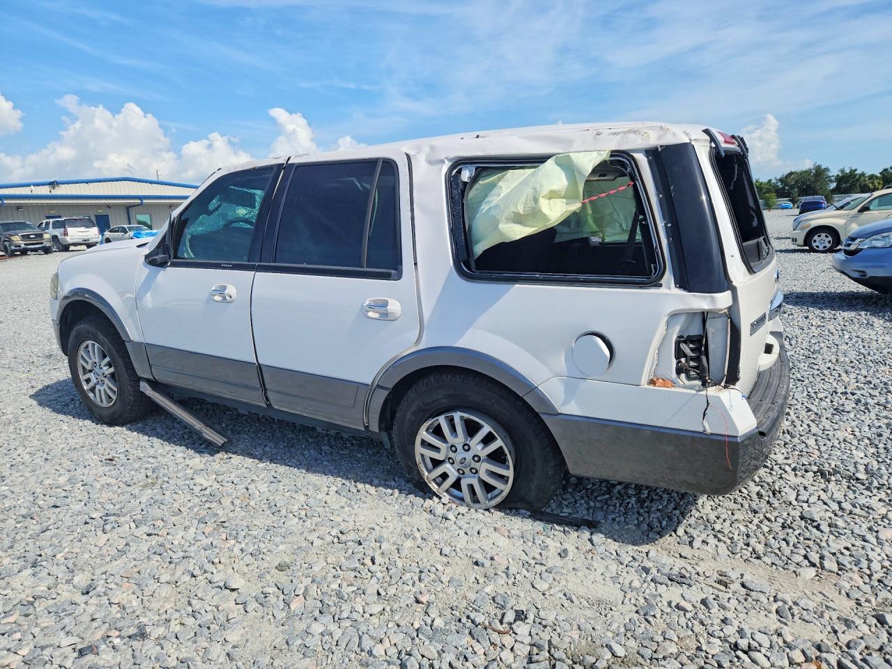 2012 Ford Expedition Xlt White vin: 1FMJU1H59CEF45129