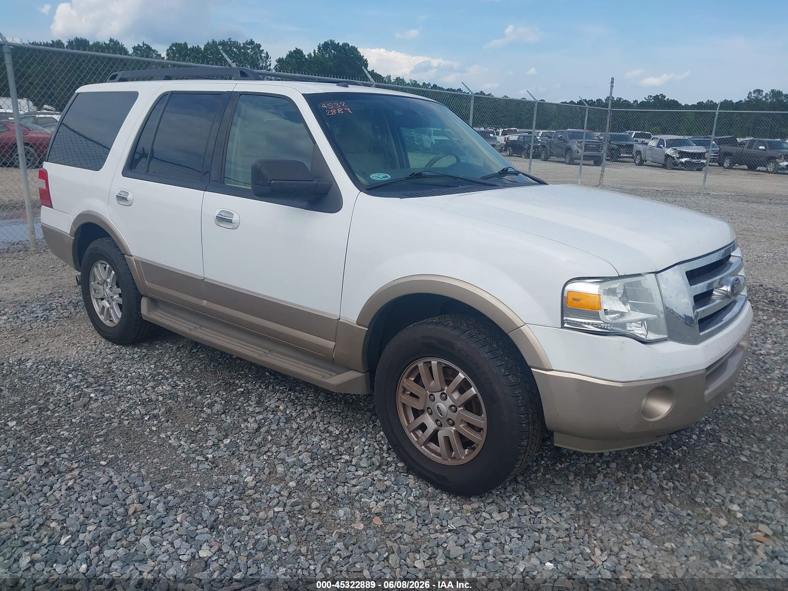 2013 Ford Expedition Xlt White vin: 1FMJU1H59DEF42894