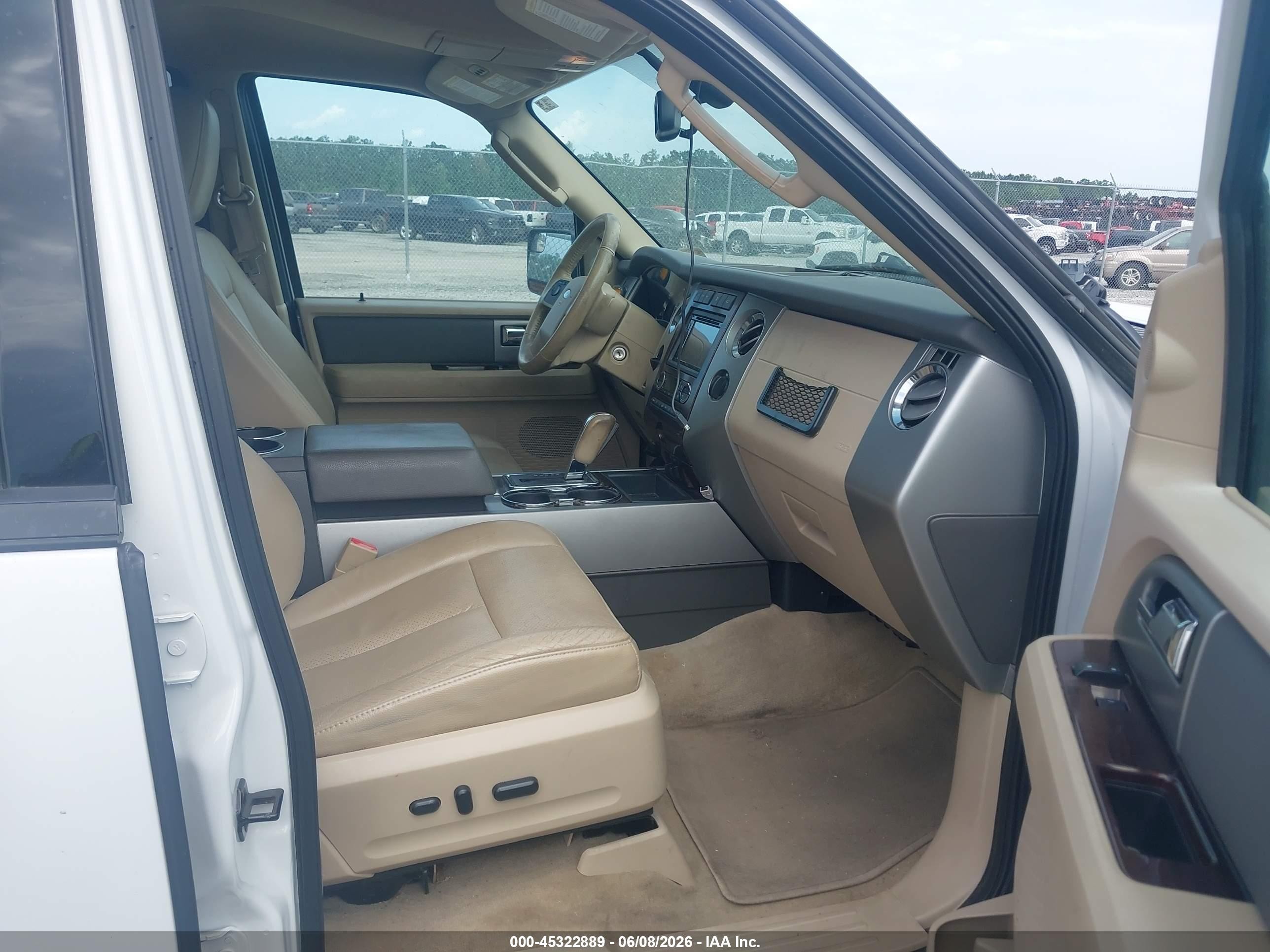 2013 Ford Expedition Xlt White vin: 1FMJU1H59DEF42894