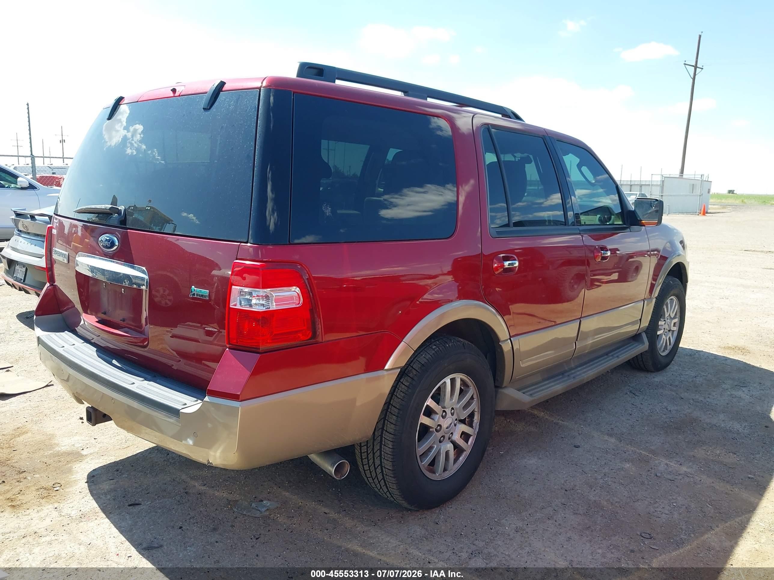 2014 Ford Expedition Xlt Темно-бордовый vin: 1FMJU1H59EEF21531