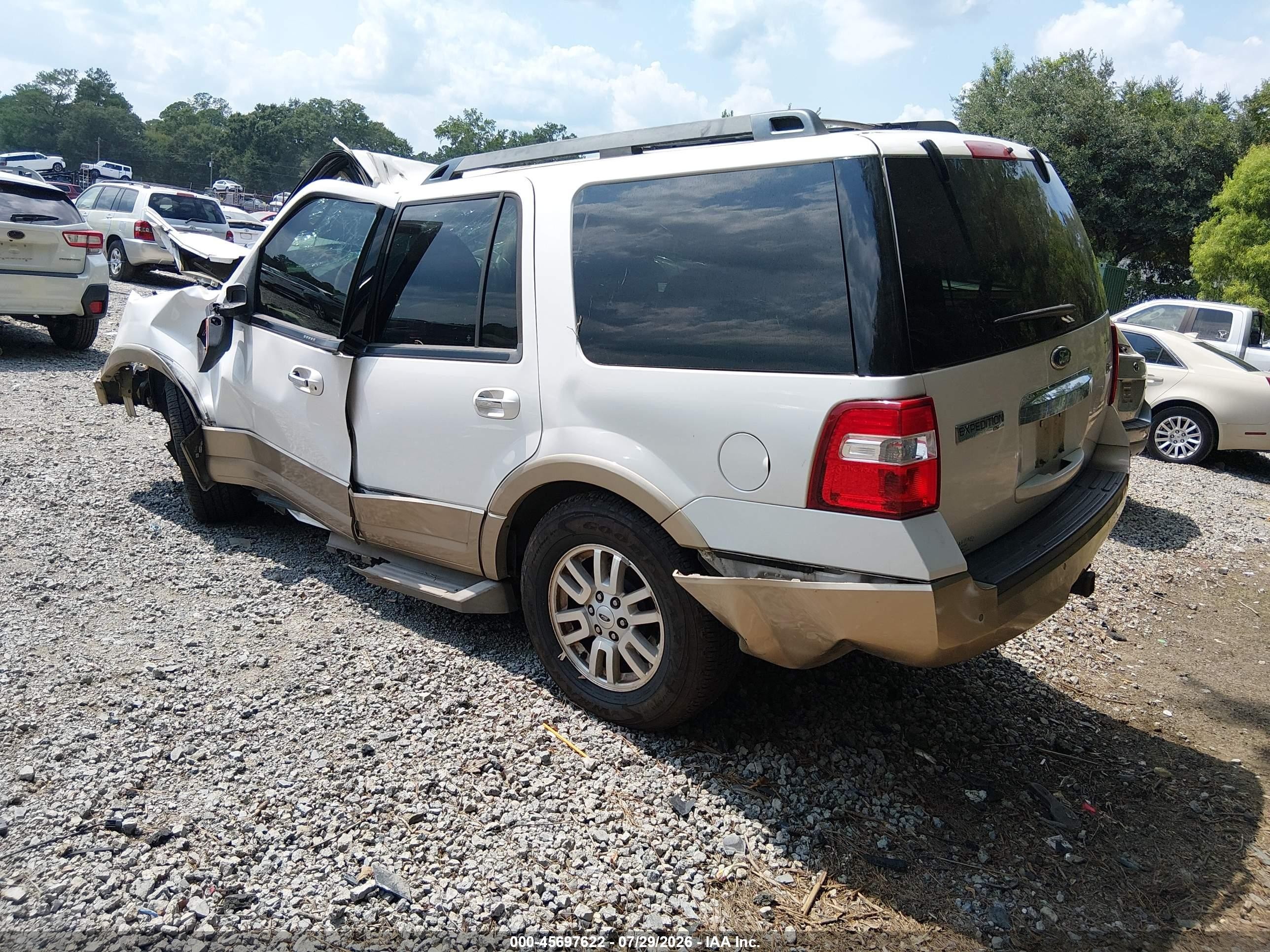 2011 Ford Expedition Xlt White vin: 1FMJU1H5XBEF49785