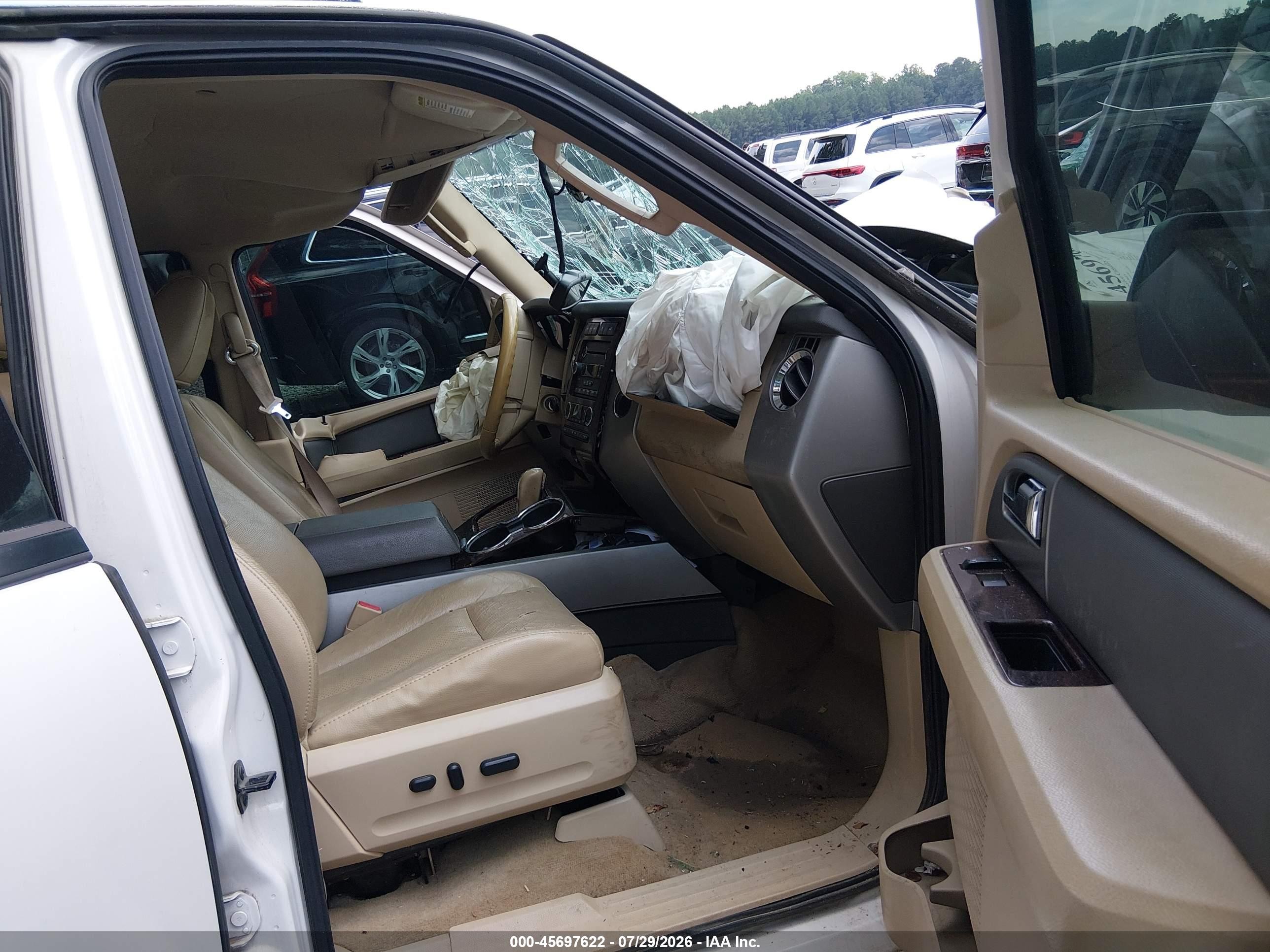 2011 Ford Expedition Xlt White vin: 1FMJU1H5XBEF49785