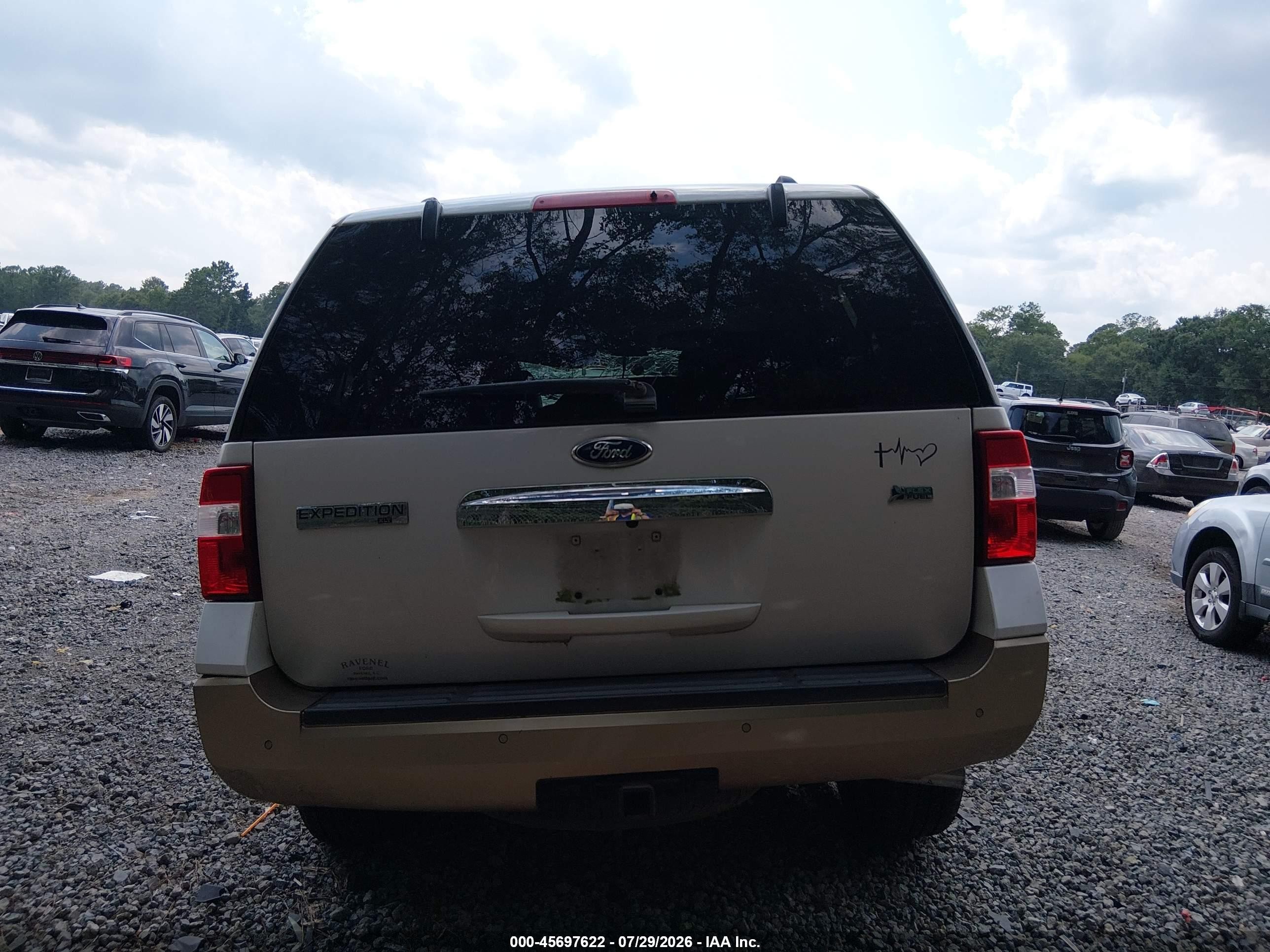 2011 Ford Expedition Xlt White vin: 1FMJU1H5XBEF49785