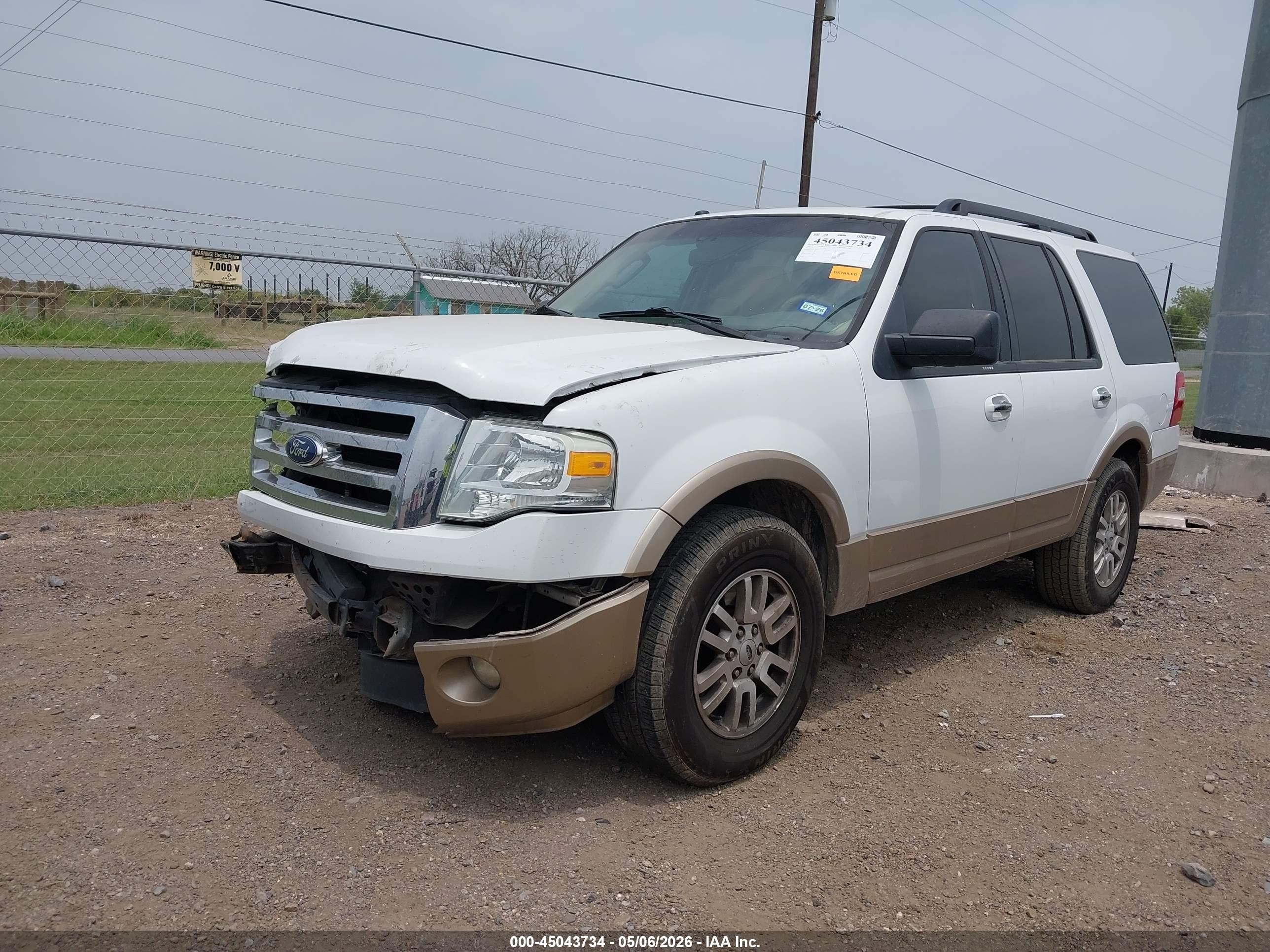 2012 Ford Expedition Xlt Белый vin: 1FMJU1H5XCEF15248