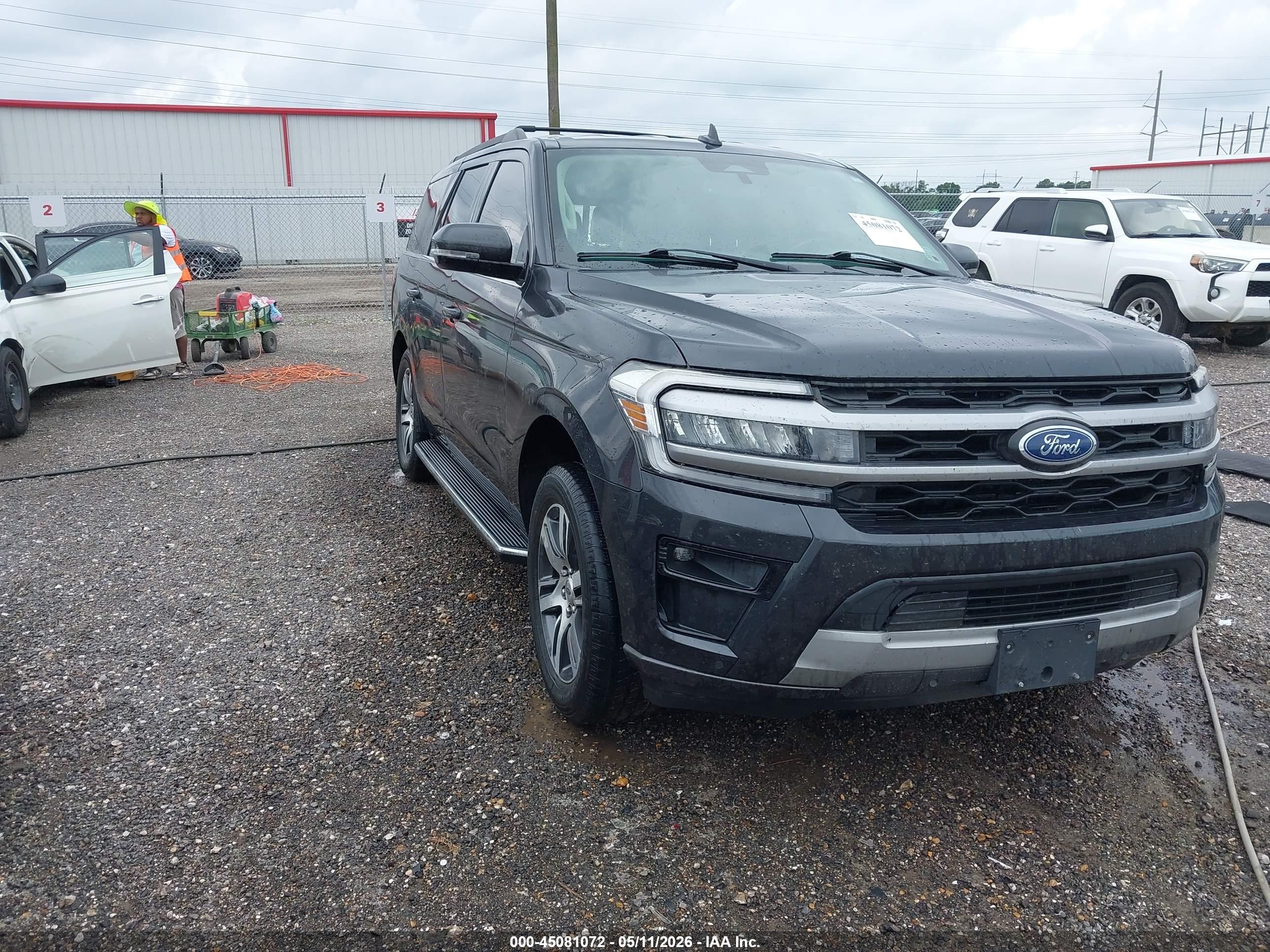 2023 Ford Expedition Xlt Gray vin: 1FMJU1H89PEA09796