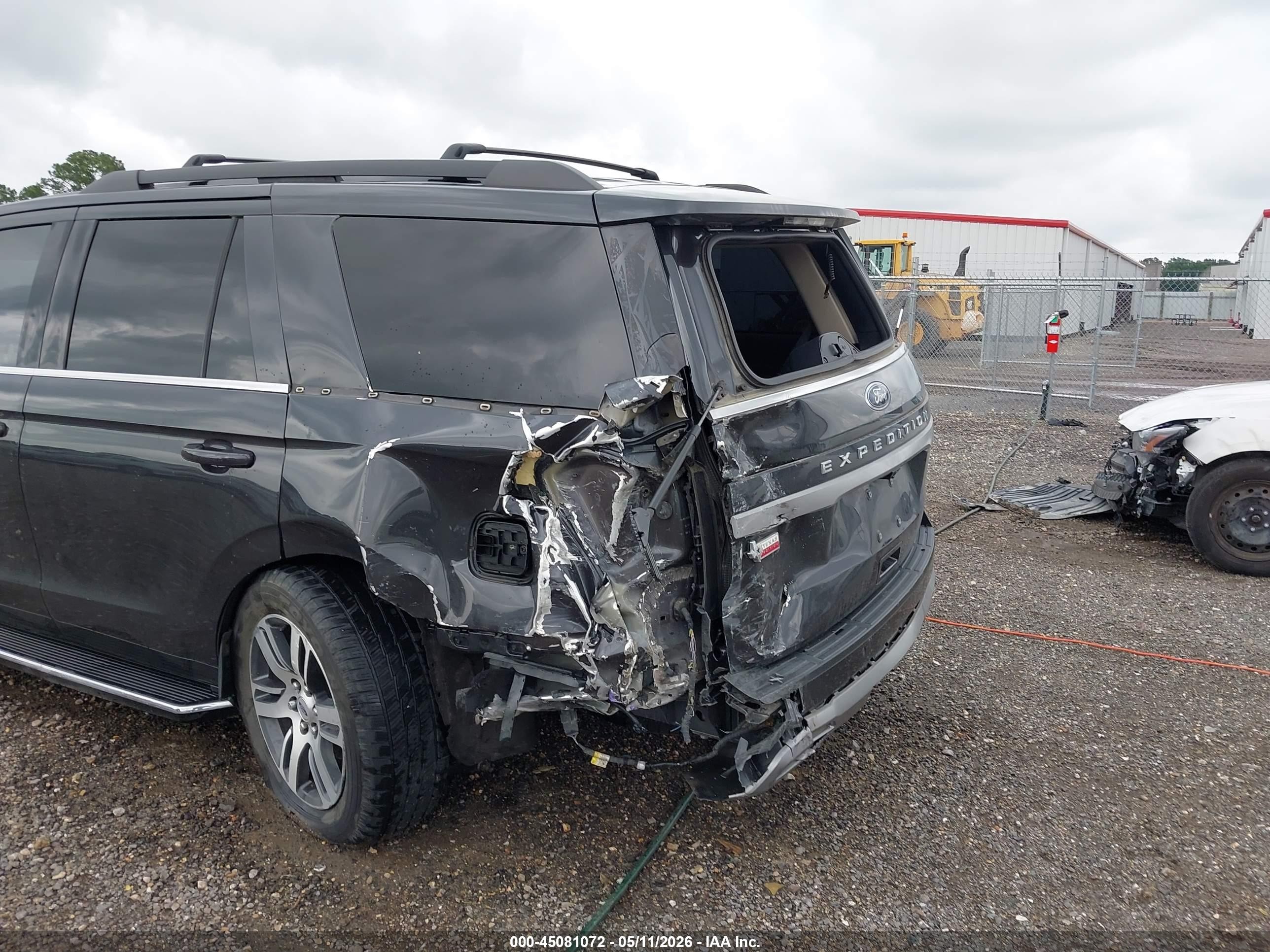 2023 Ford Expedition Xlt Серый vin: 1FMJU1H89PEA09796