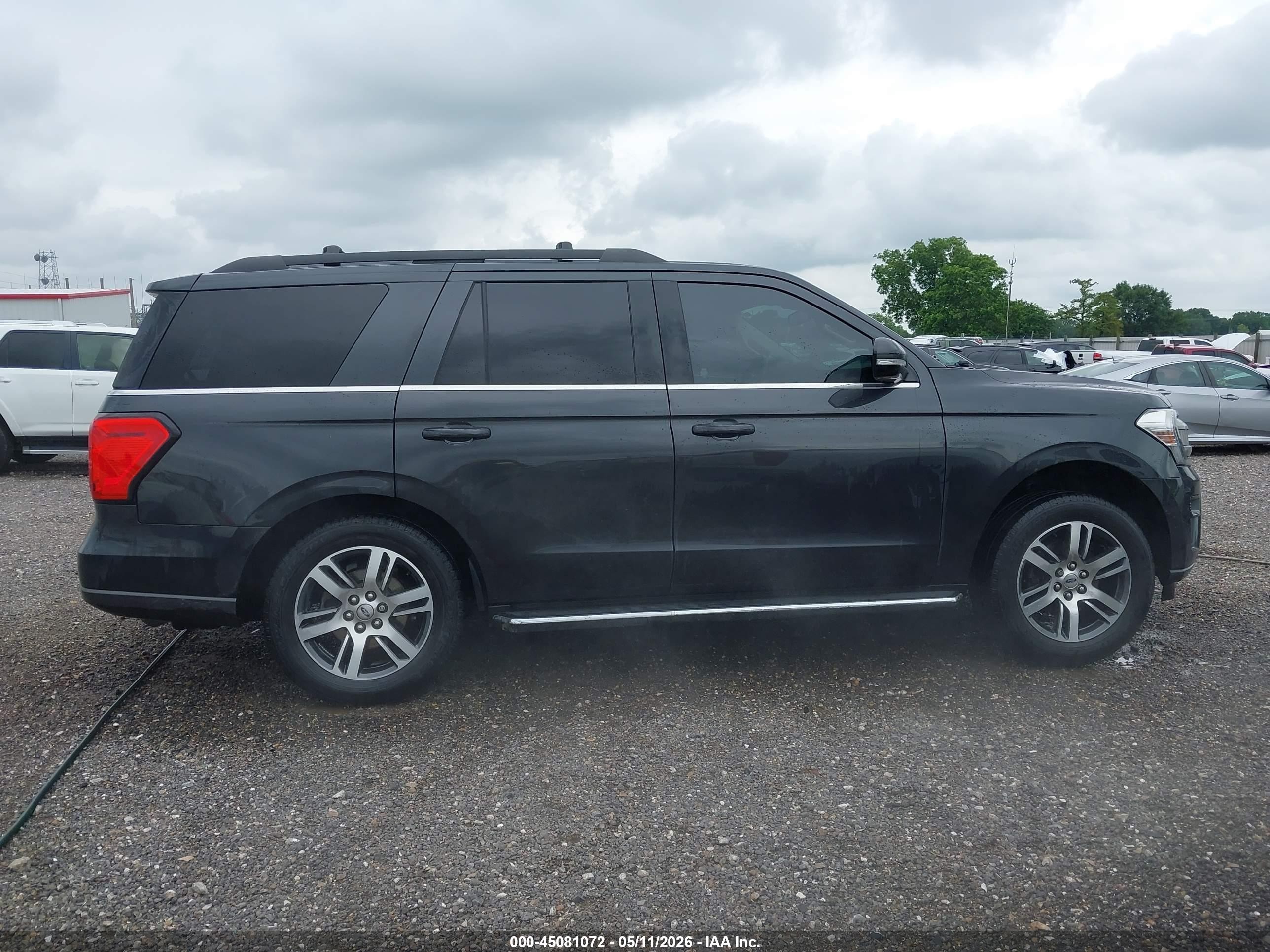 2023 Ford Expedition Xlt Серый vin: 1FMJU1H89PEA09796