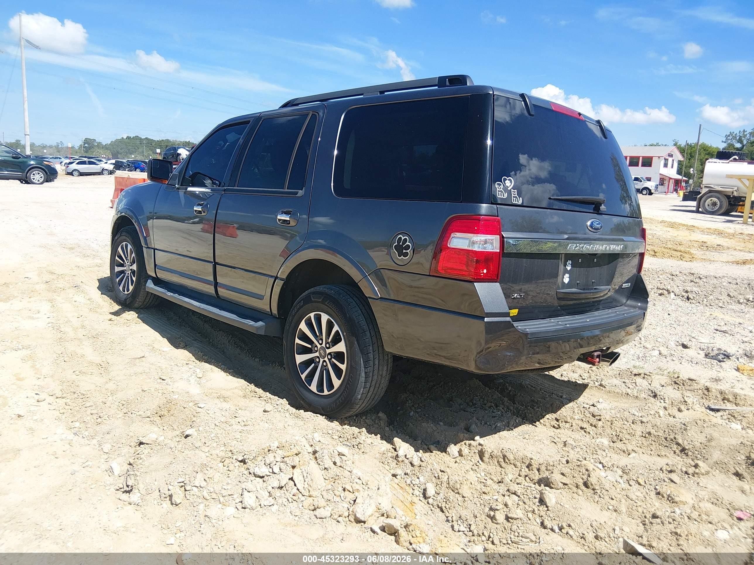 2015 Ford Expedition Xlt Черный vin: 1FMJU1HT0FEF00244