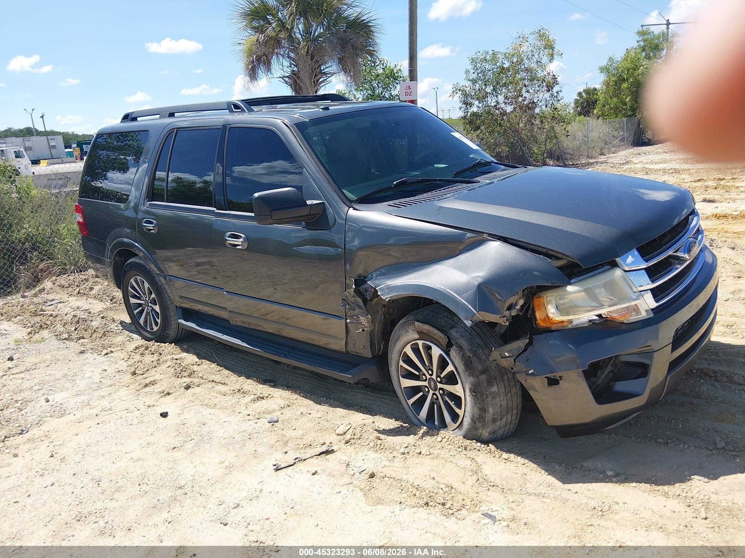 2015 Ford Expedition Xlt Черный vin: 1FMJU1HT0FEF00244