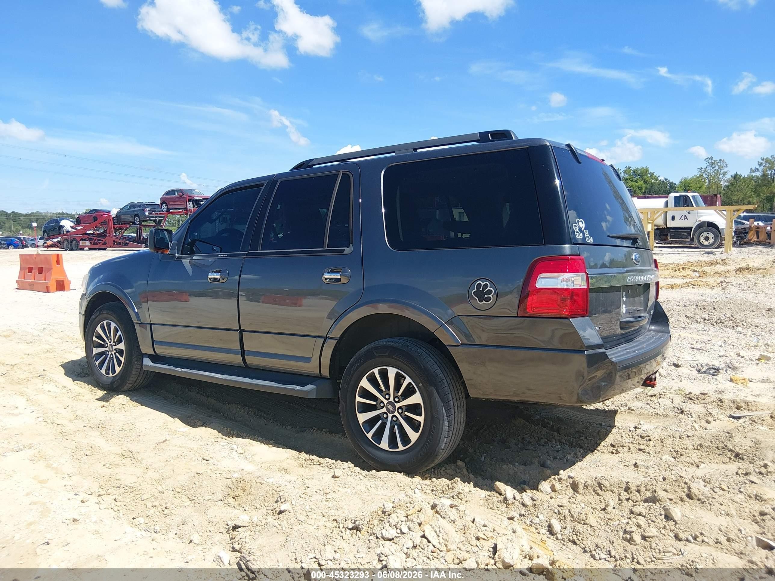 2015 Ford Expedition Xlt Черный vin: 1FMJU1HT0FEF00244
