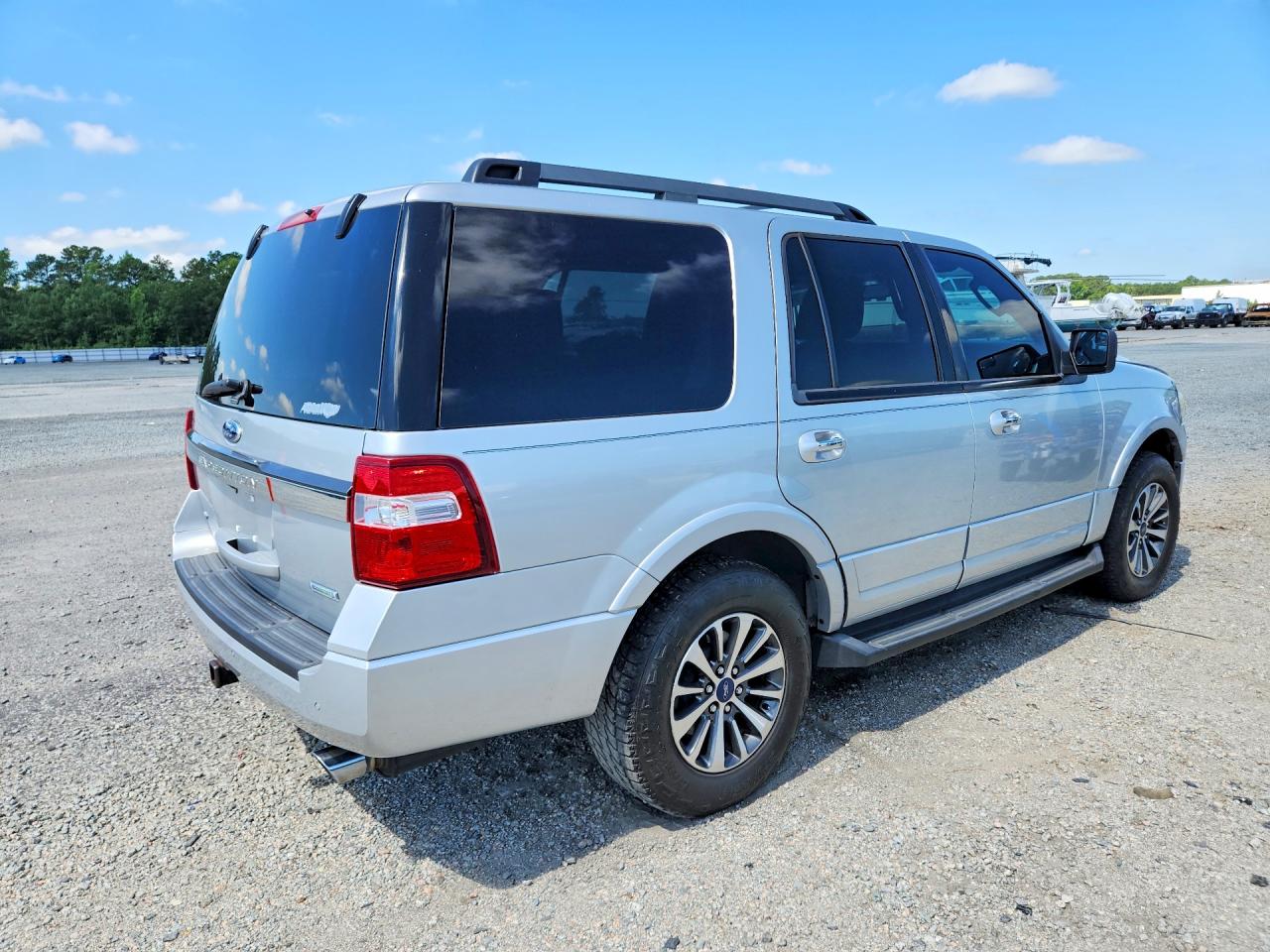 2015 Ford Expedition Xlt Silver vin: 1FMJU1HT0FEF46558