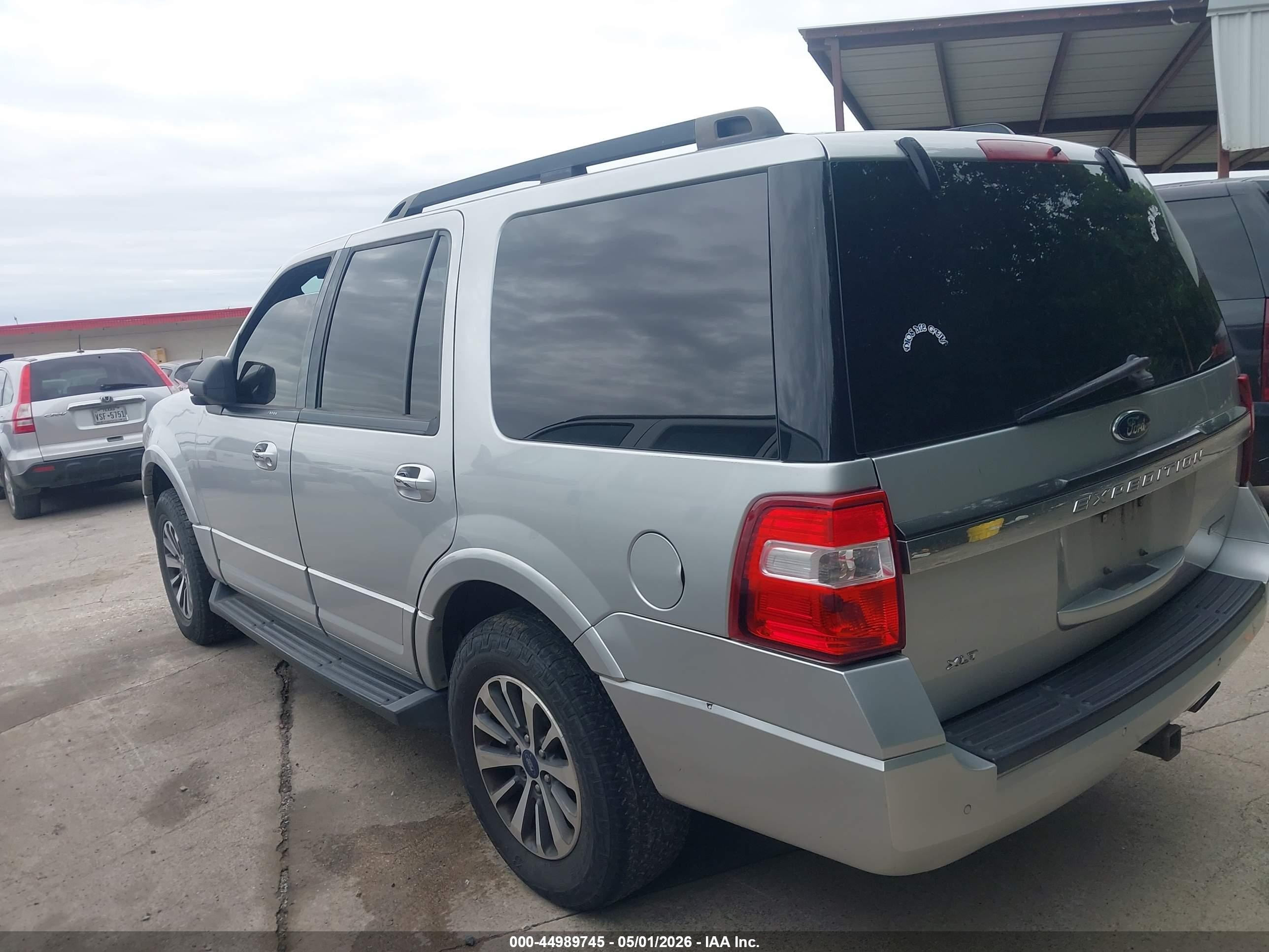 2015 Ford Expedition Xlt Silver vin: 1FMJU1HT1FEF04674