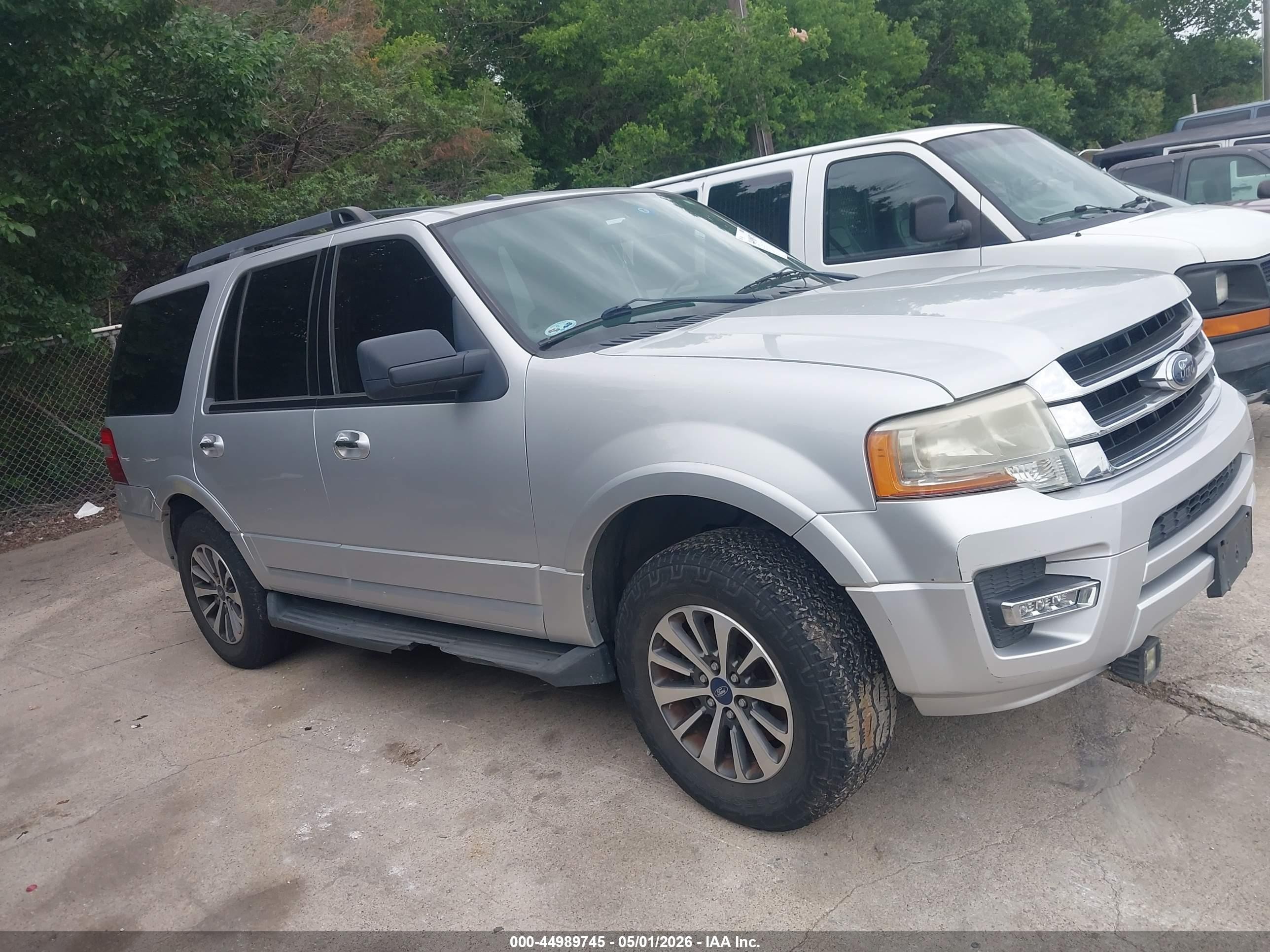2015 Ford Expedition Xlt Silver vin: 1FMJU1HT1FEF04674