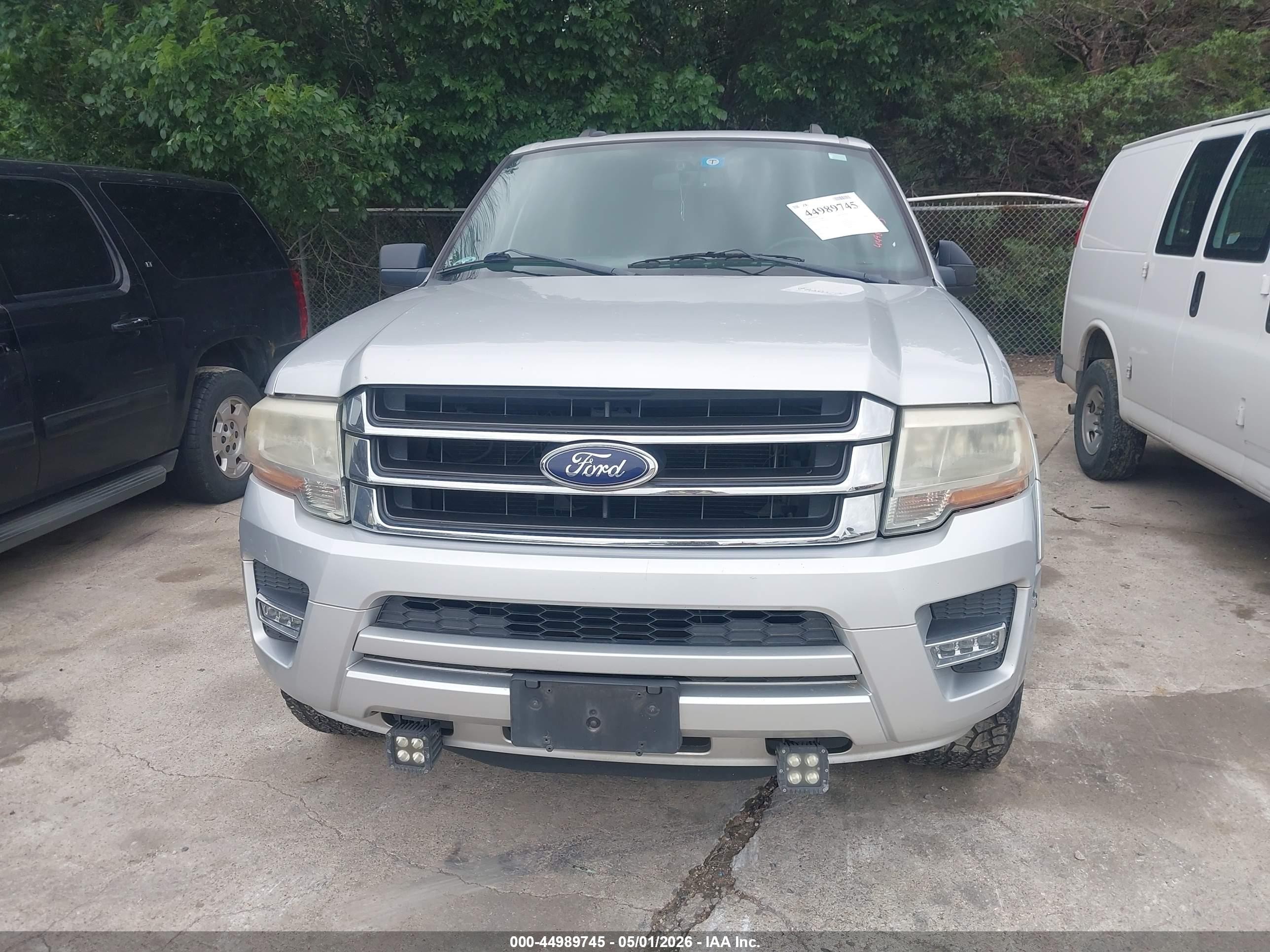 2015 Ford Expedition Xlt Silver vin: 1FMJU1HT1FEF04674