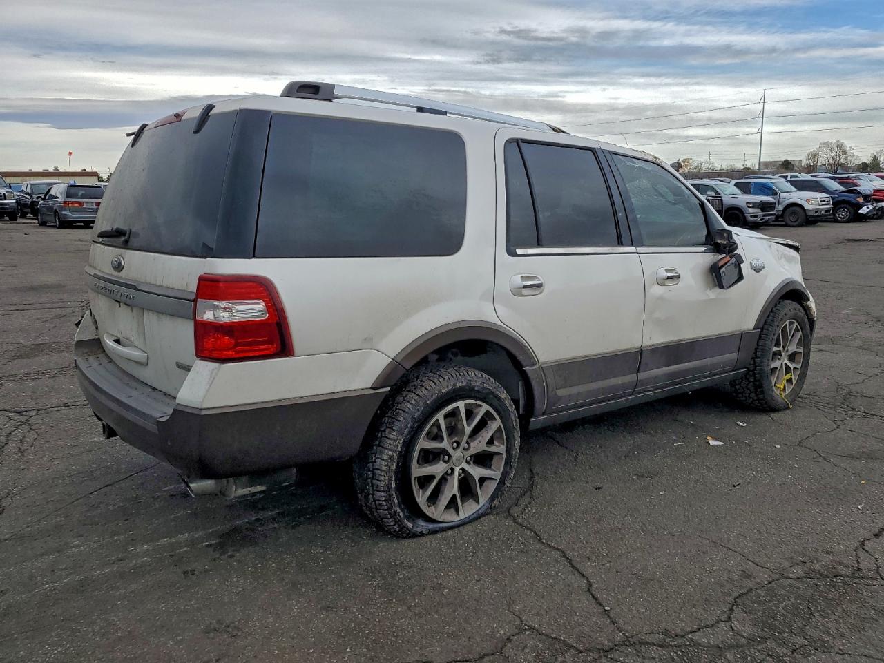 2015 Ford Expedition Xlt White vin: 1FMJU1HT2FEF47243