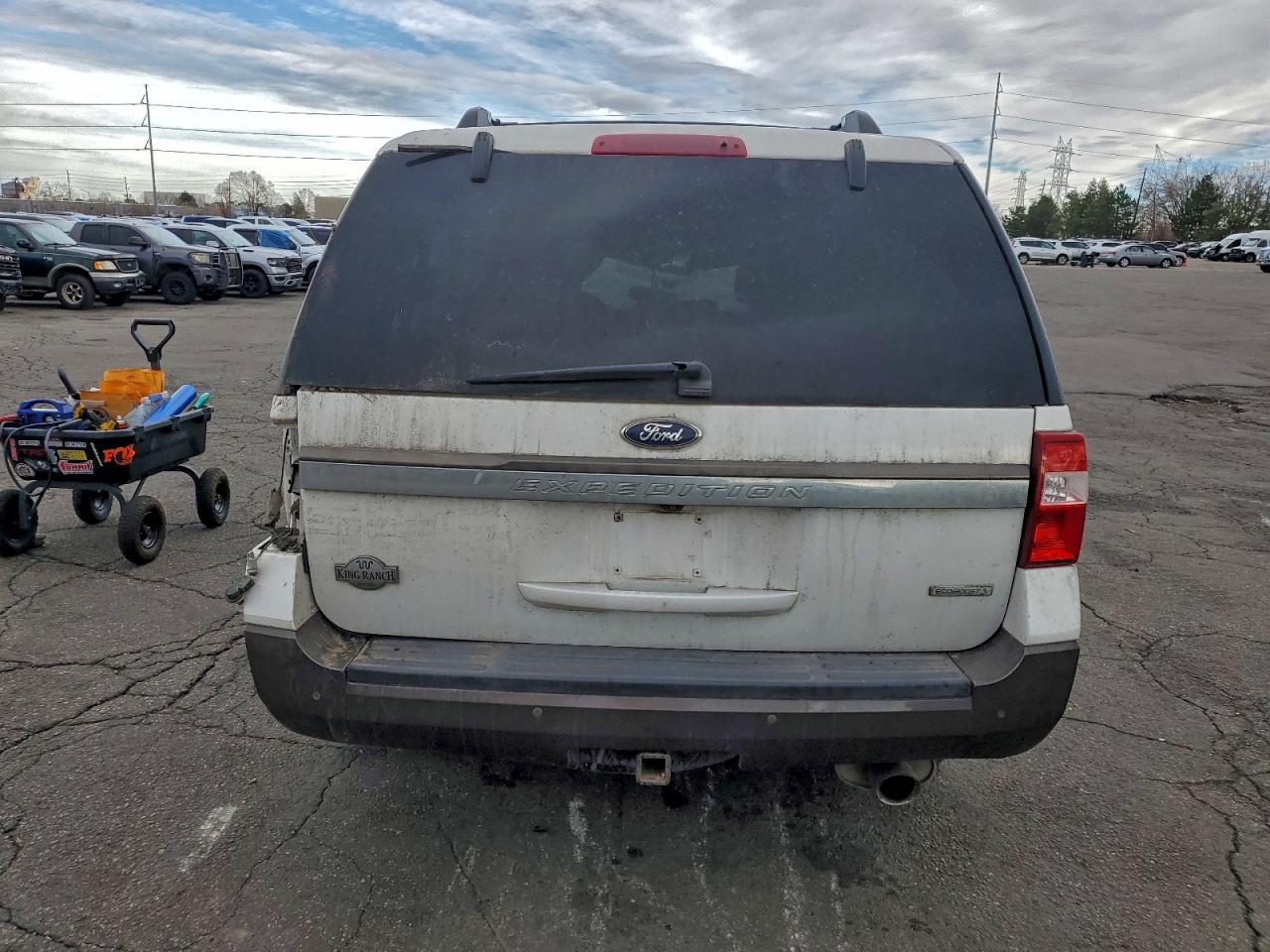 2015 Ford Expedition Xlt White vin: 1FMJU1HT2FEF47243