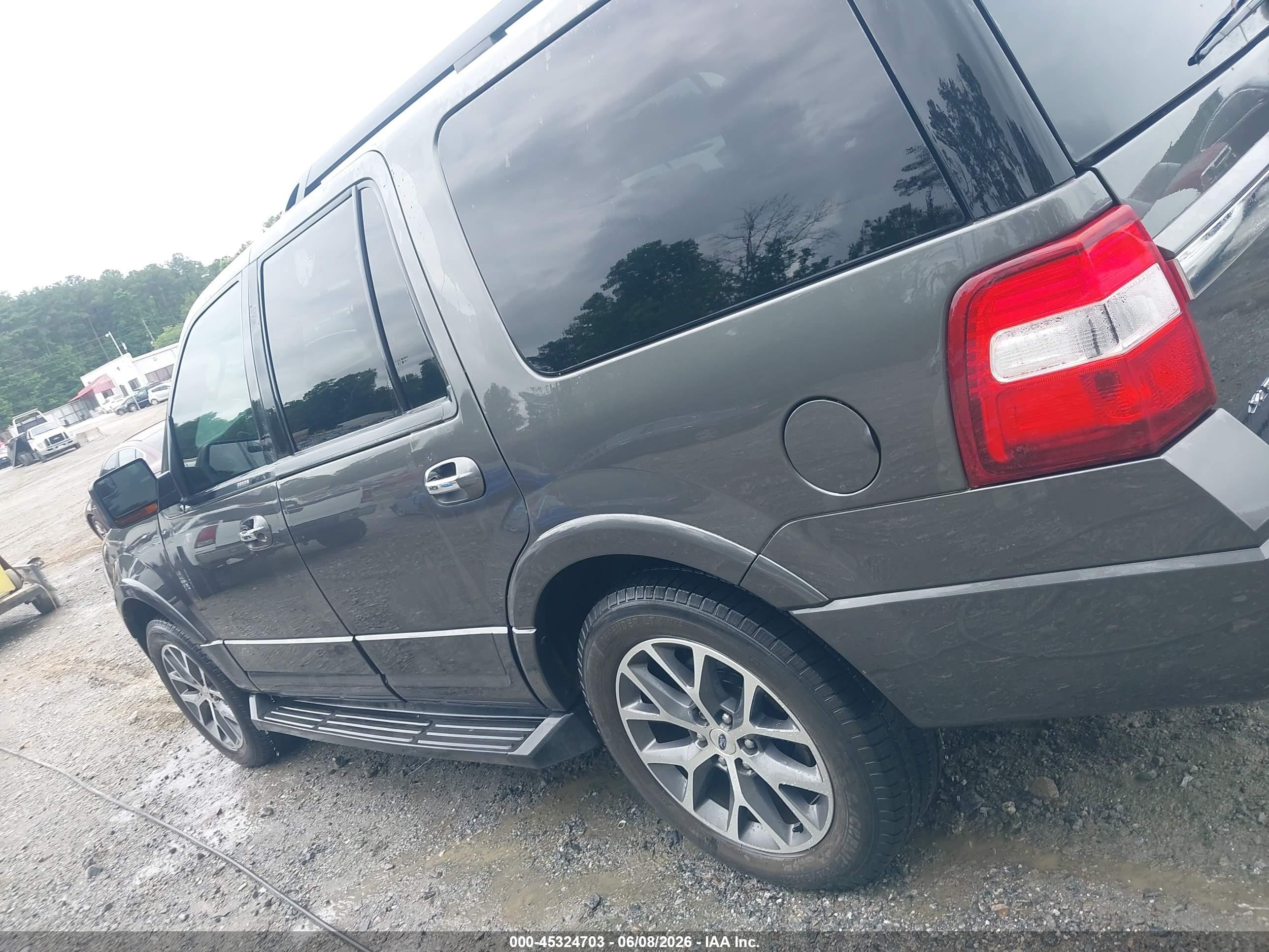 2015 Ford Expedition Xlt Gray vin: 1FMJU1HT2FEF49025