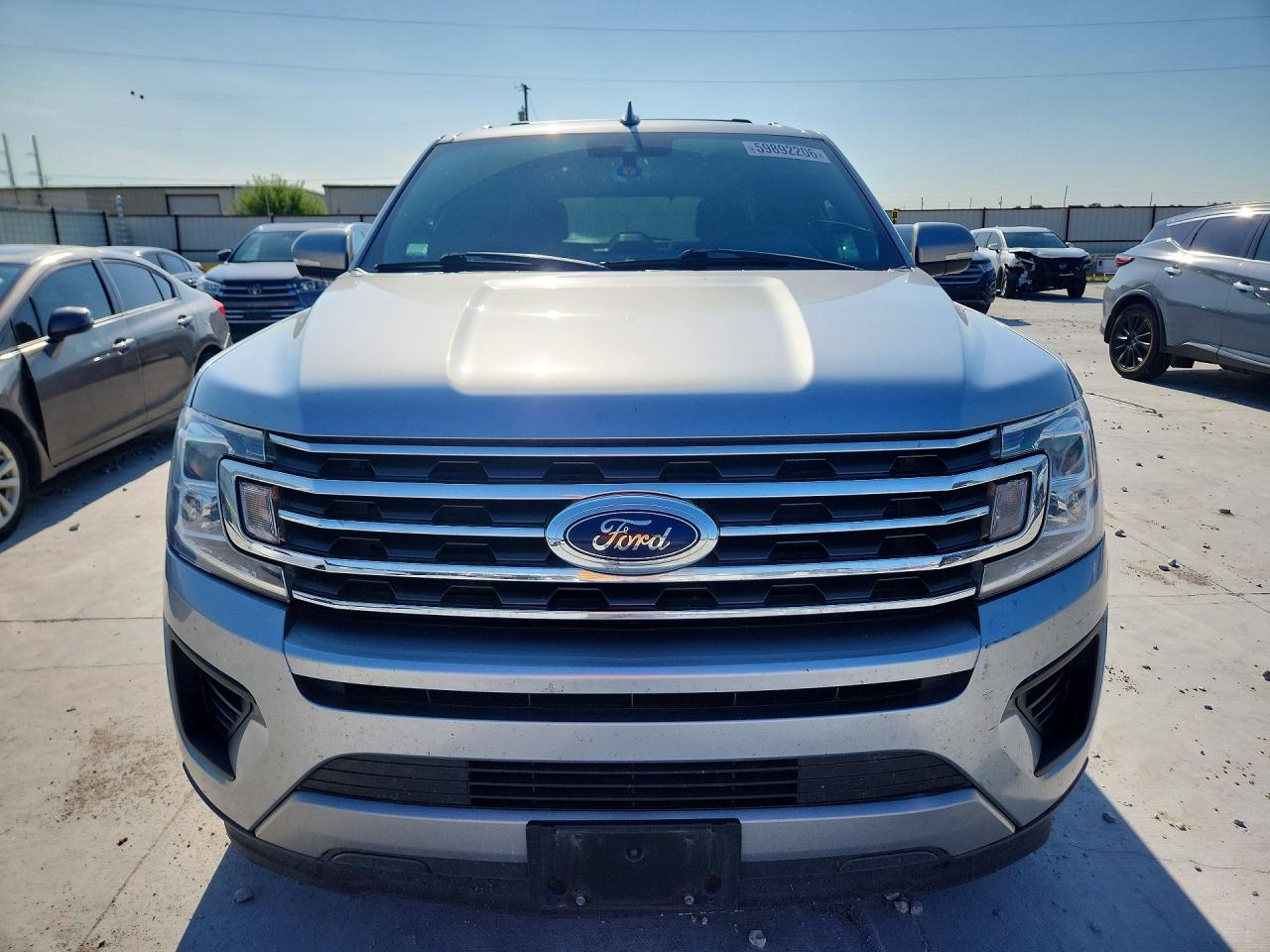 2020 Ford Expedition Xlt Silver vin: 1FMJU1HT2LEA66145
