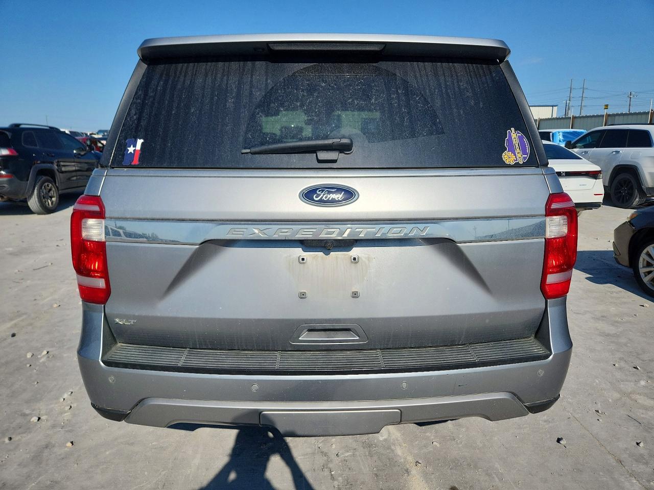 2020 Ford Expedition Xlt Silver vin: 1FMJU1HT2LEA66145