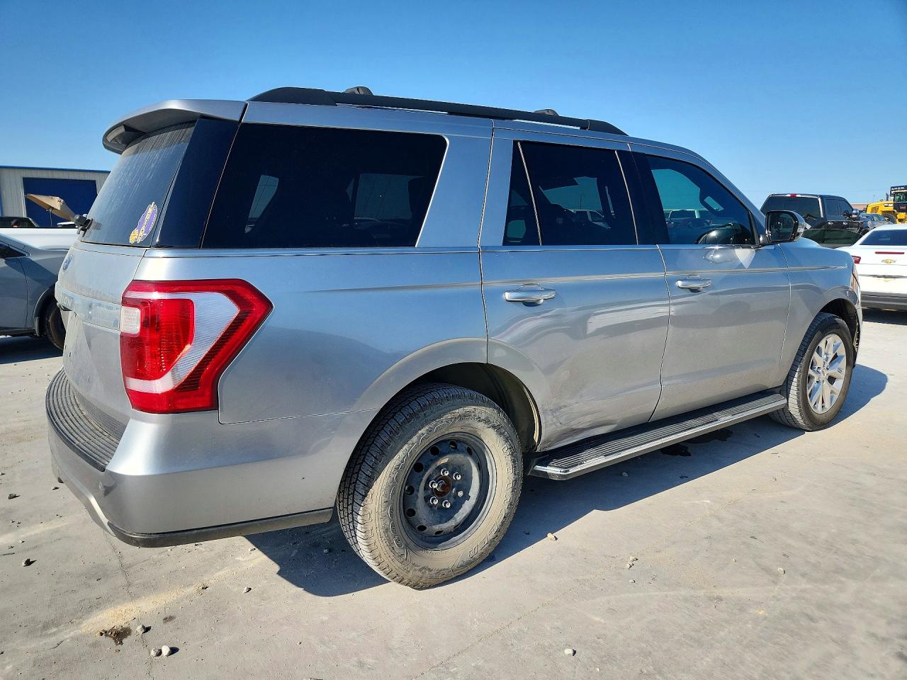 2020 Ford Expedition Xlt Silver vin: 1FMJU1HT2LEA66145