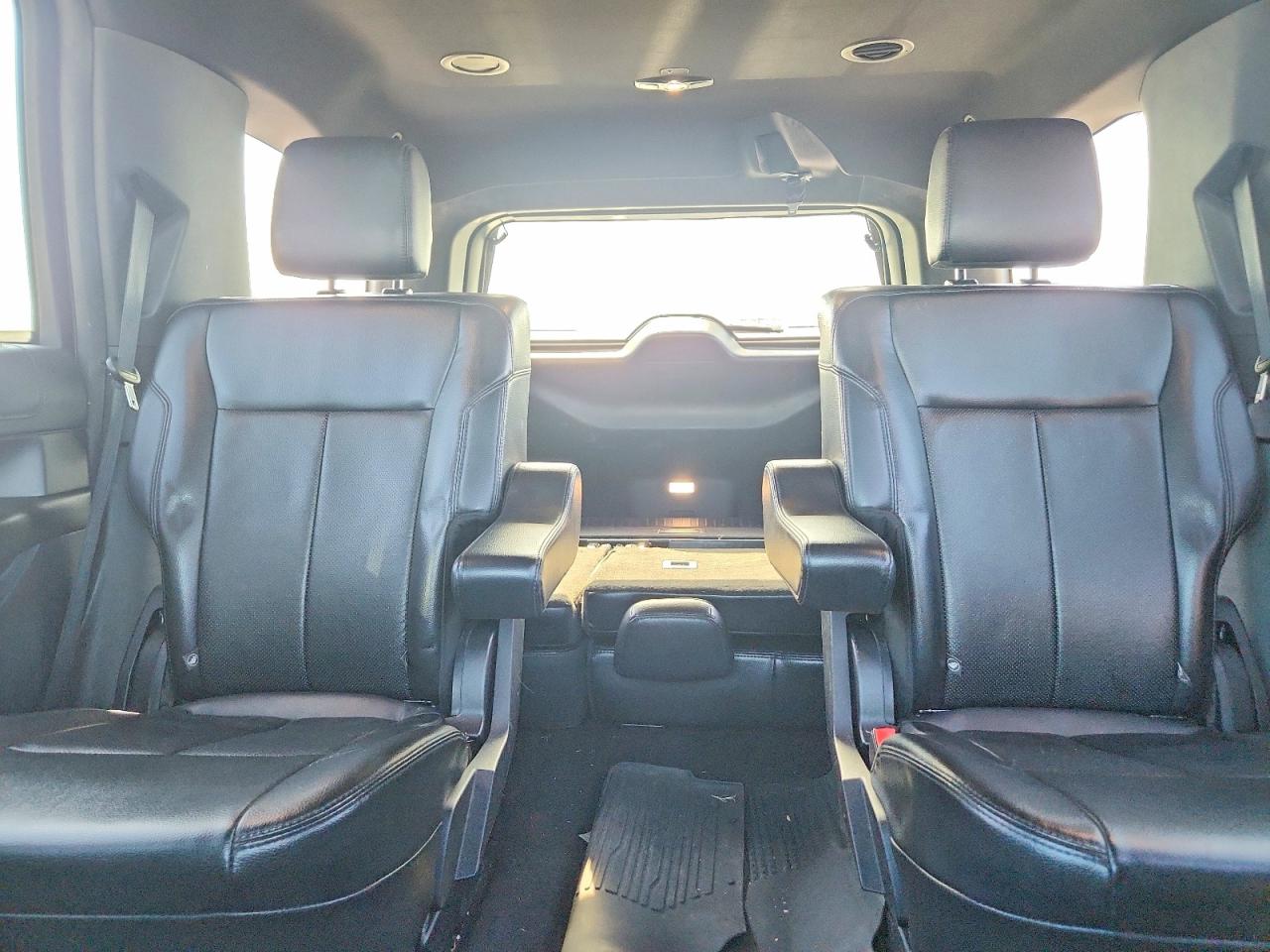 2020 Ford Expedition Xlt Silver vin: 1FMJU1HT2LEA66145