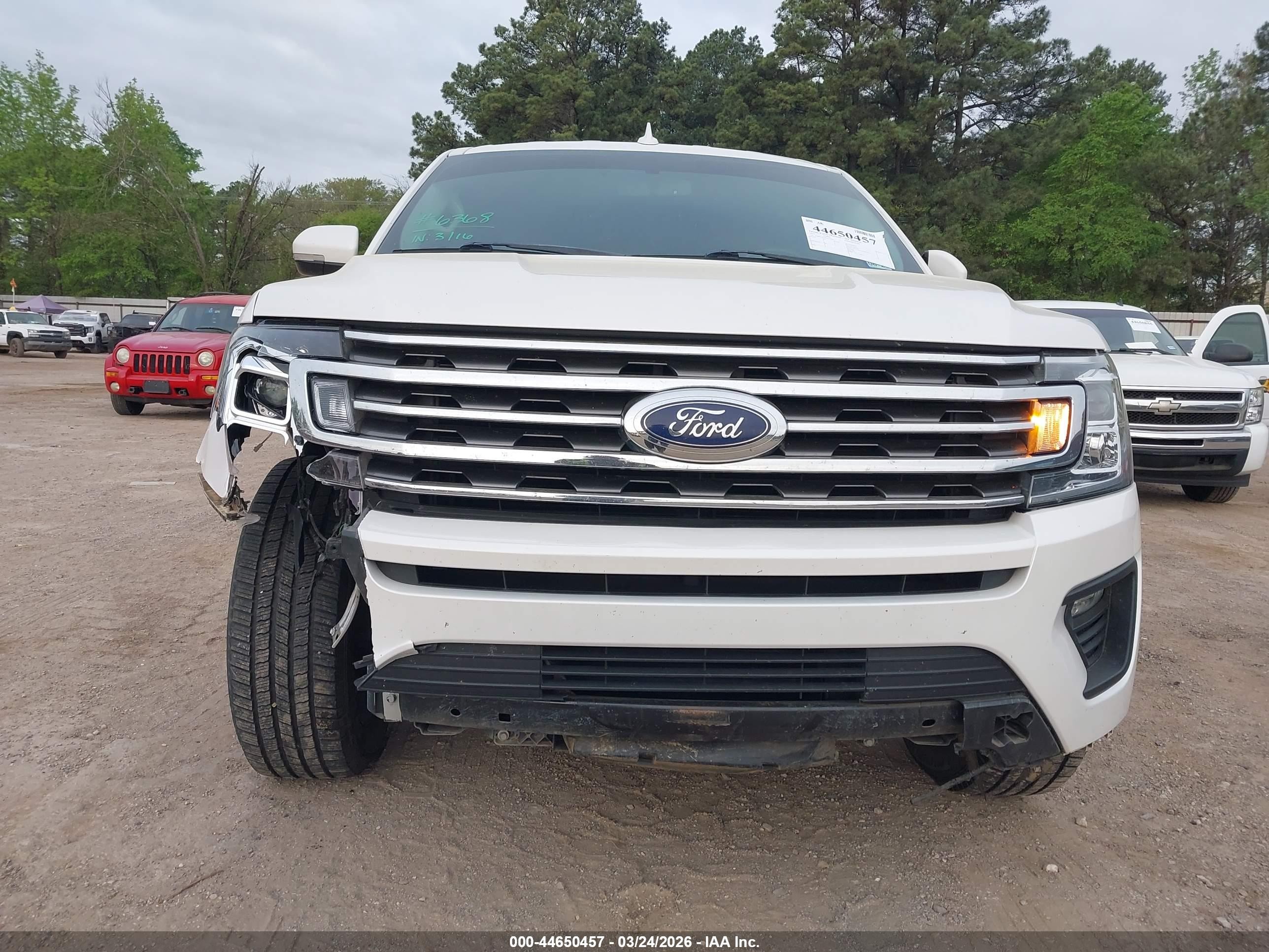 2019 Ford Expedition Xlt White vin: 1FMJU1HT4KEA27040