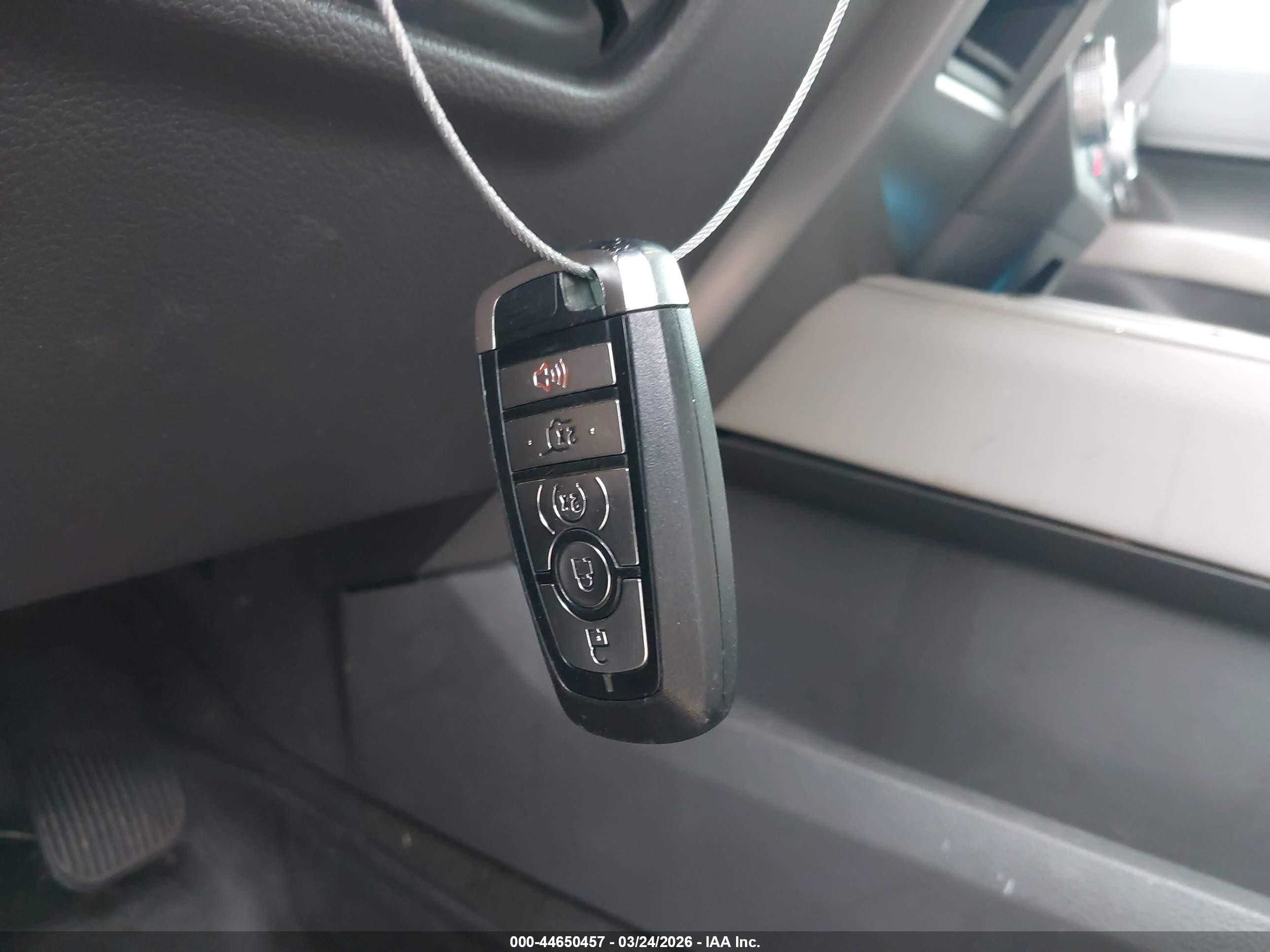 2019 Ford Expedition Xlt White vin: 1FMJU1HT4KEA27040