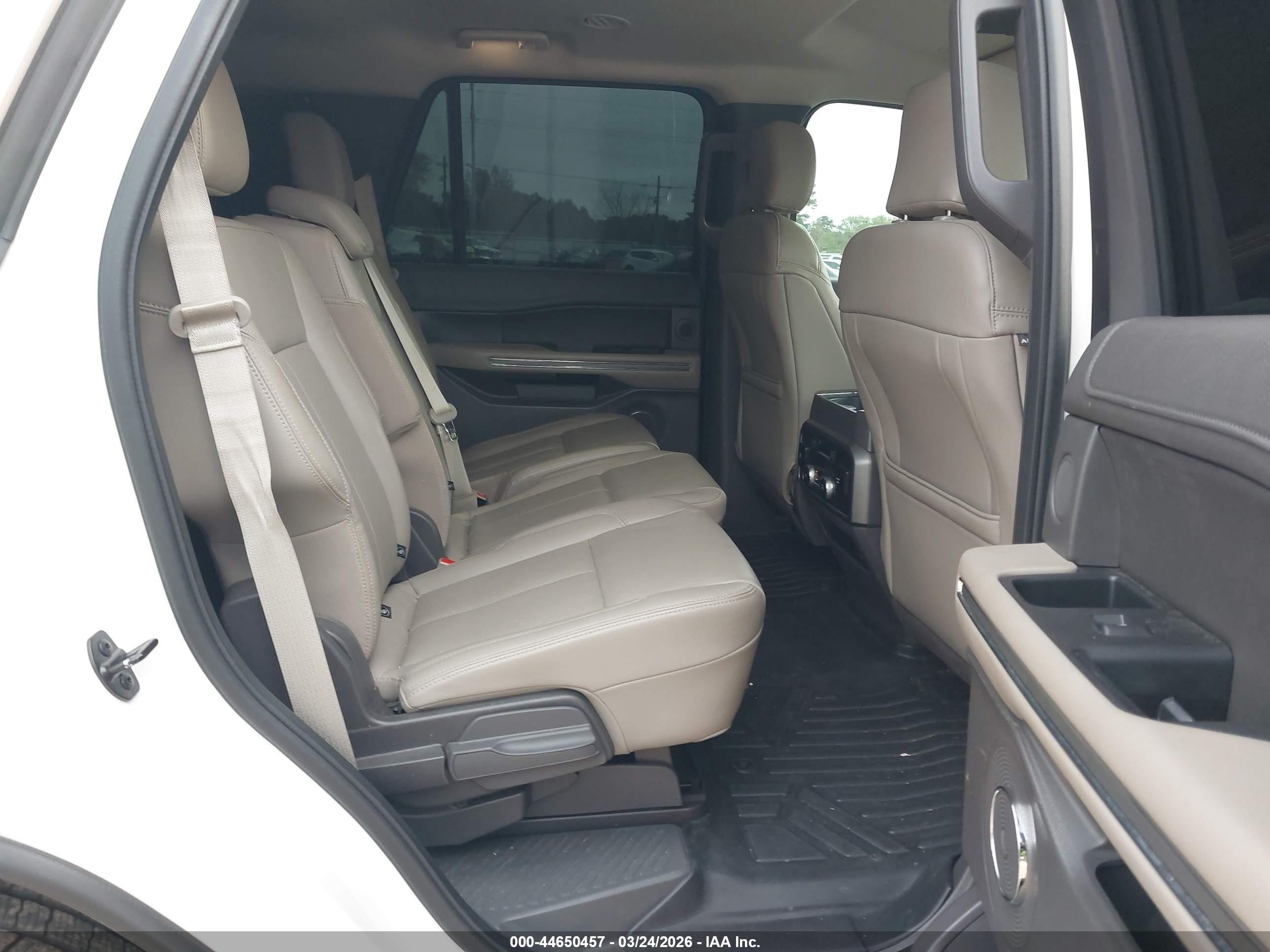 2019 Ford Expedition Xlt White vin: 1FMJU1HT4KEA27040