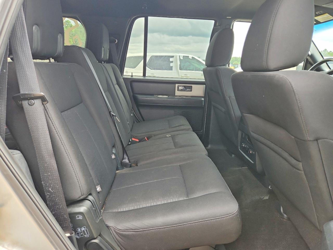 2015 Ford Expedition Xlt Silver vin: 1FMJU1HT5FEF20974