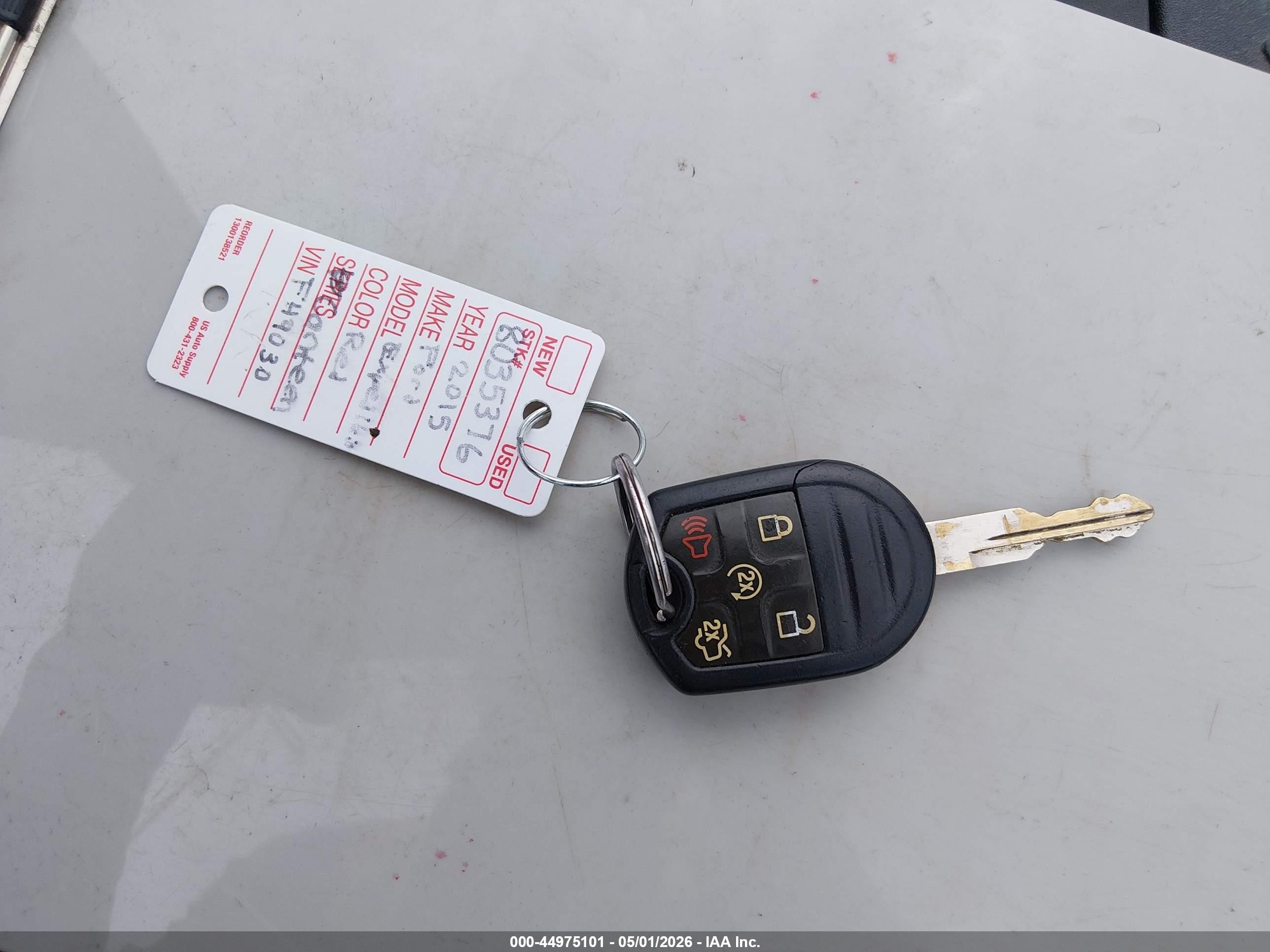 2015 Ford Expedition Xlt Красный vin: 1FMJU1HT6FEF49030