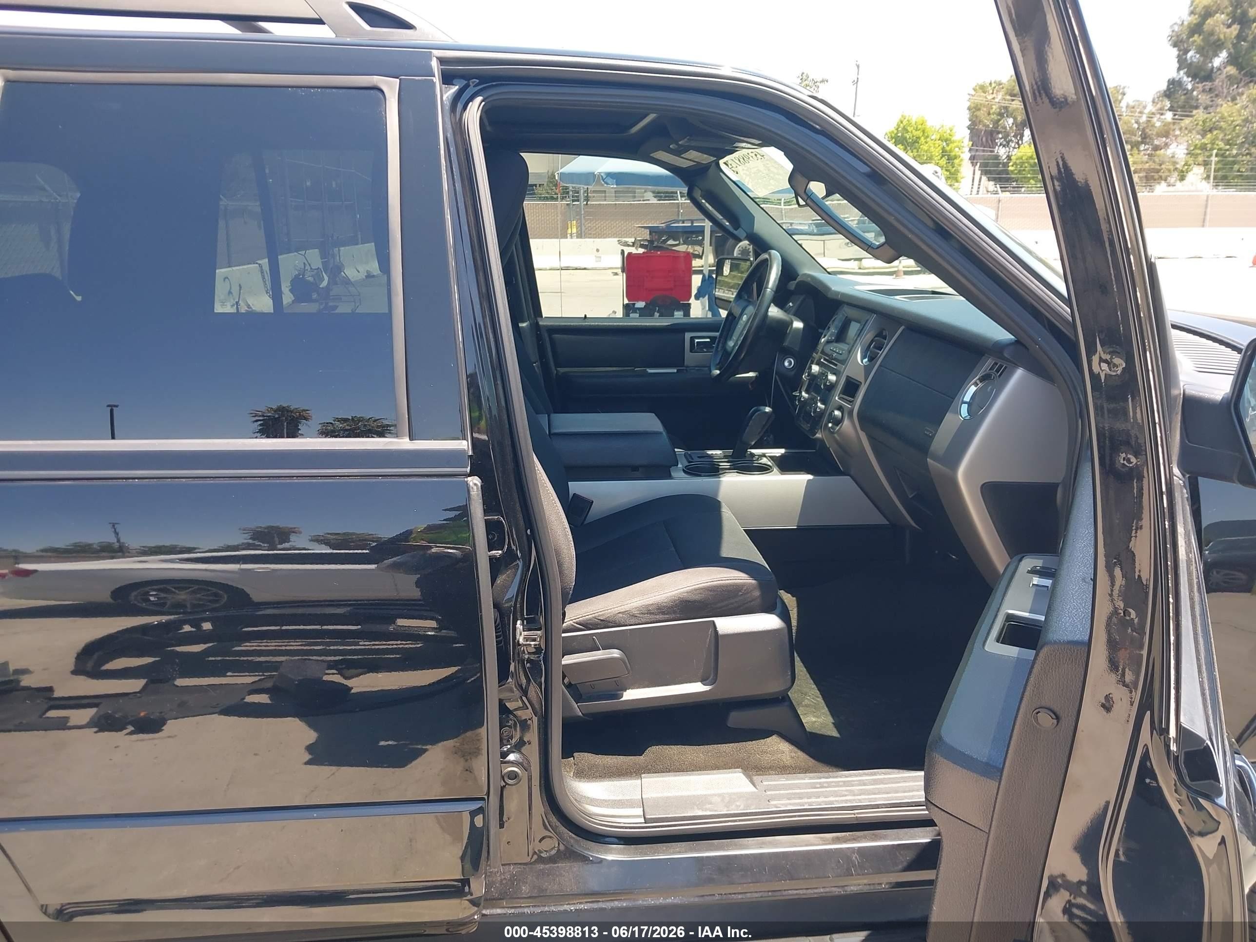 2017 Ford Expedition Xlt Black vin: 1FMJU1HT7HEA08152